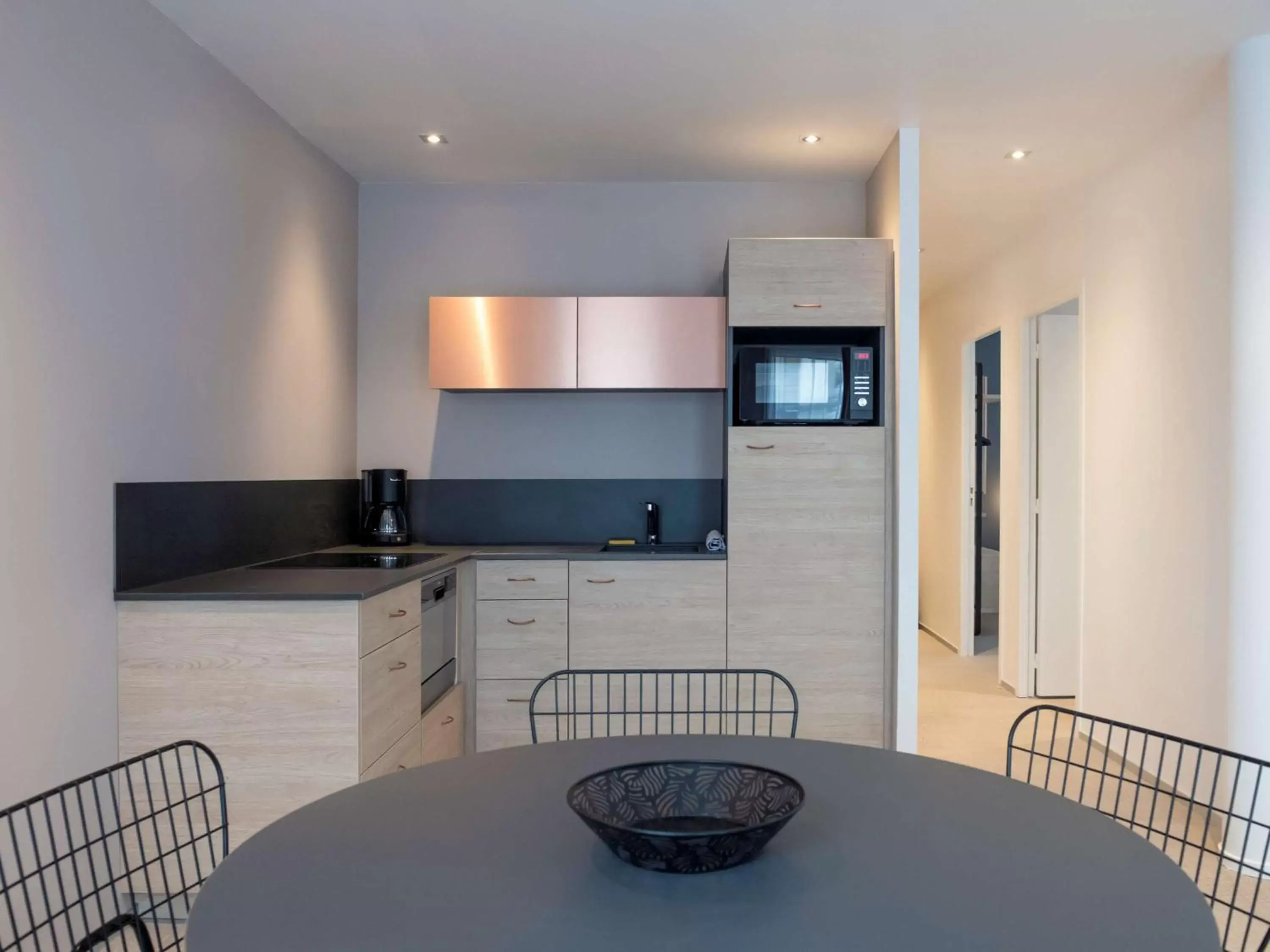 Photo of the whole room, Kitchen/Kitchenette in Aparthotel & Spa Adagio Vannes