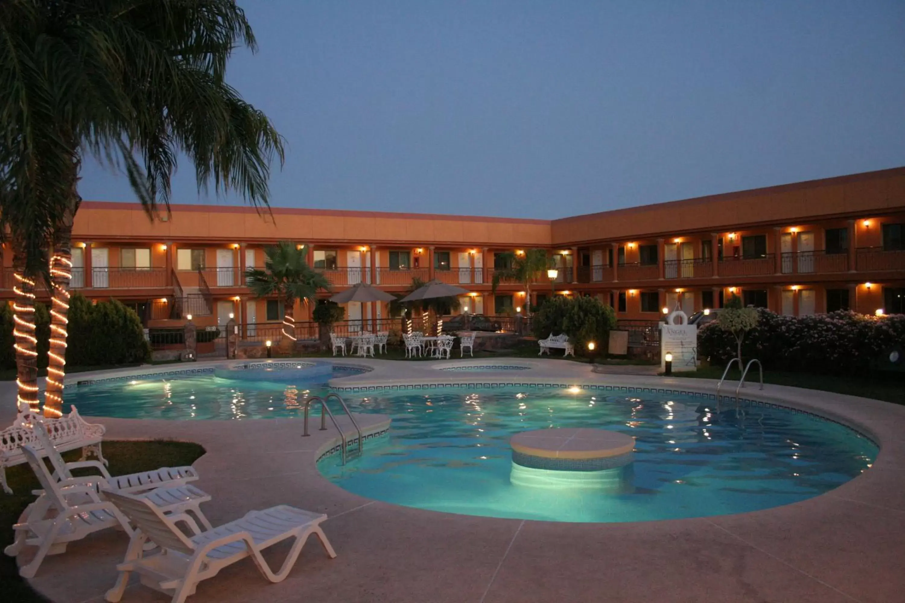 Swimming Pool in Hotel San Angel