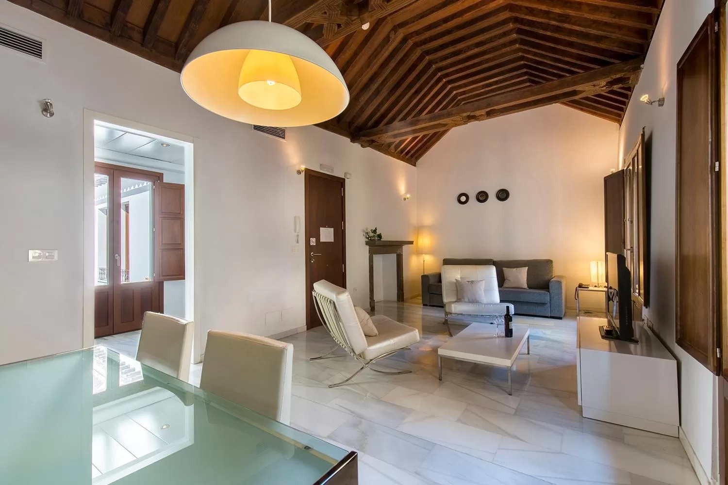 Living room in tuGuest Elvira Suites