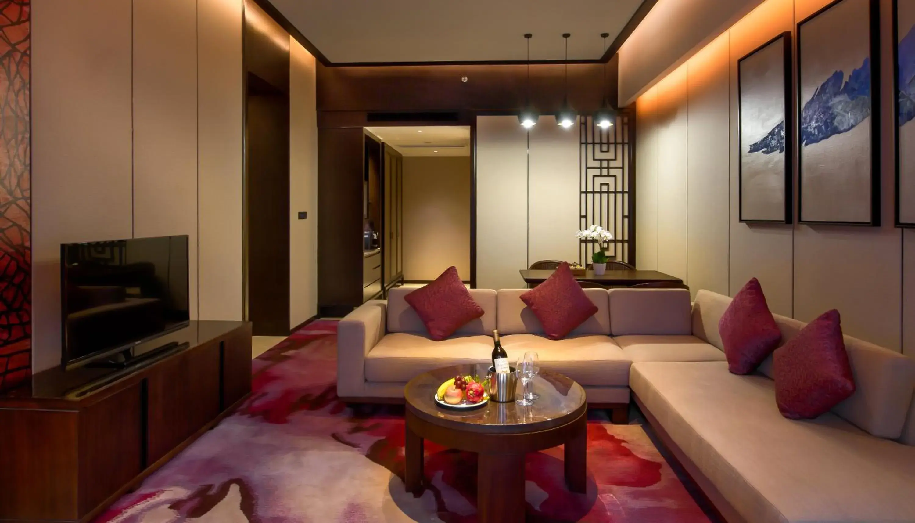 Photo of the whole room, Seating Area in Crowne Plaza Chongqing New North Zone, an IHG Hotel