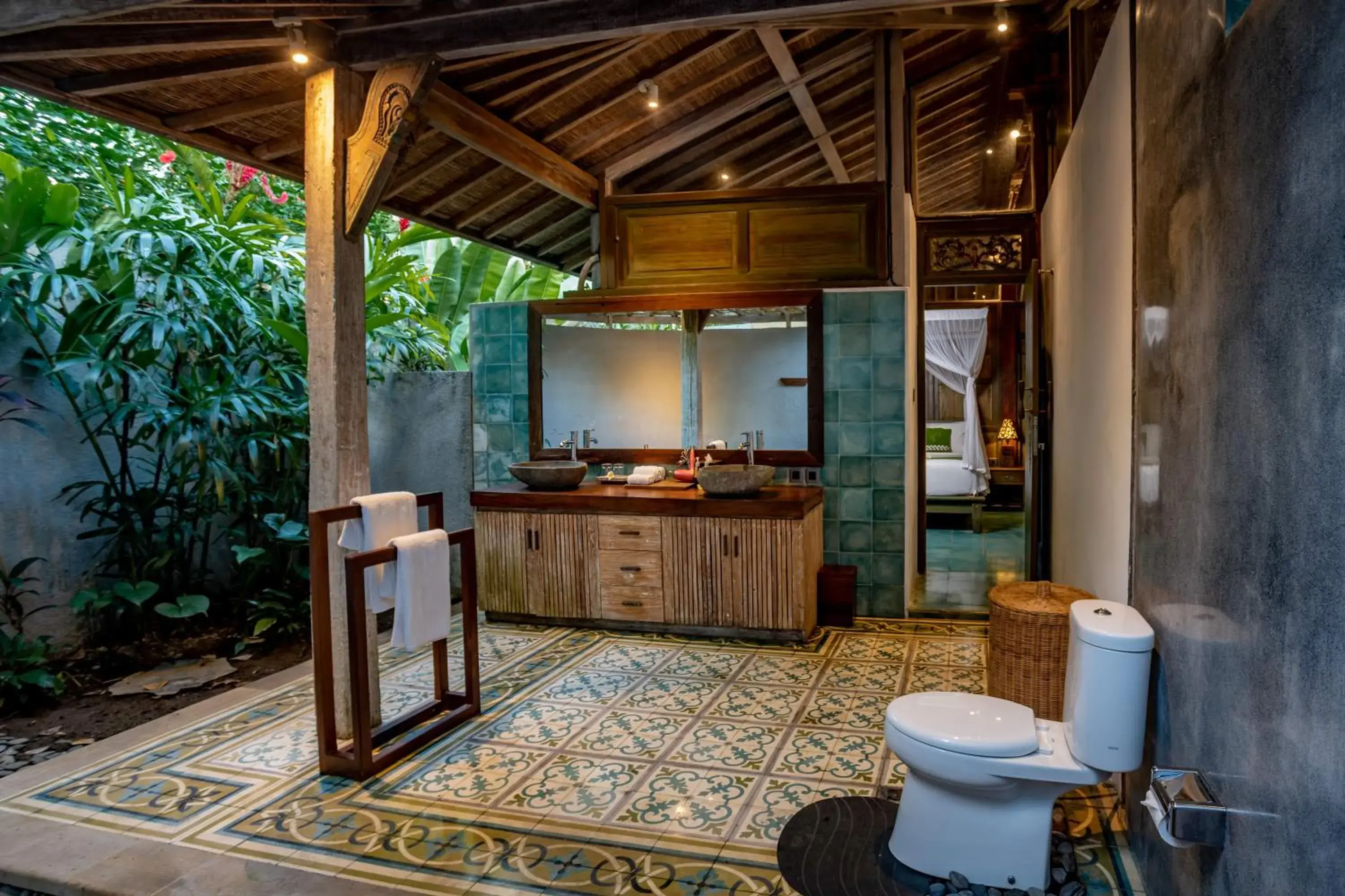 Toilet, Kitchen/Kitchenette in Arya Villas Ubud