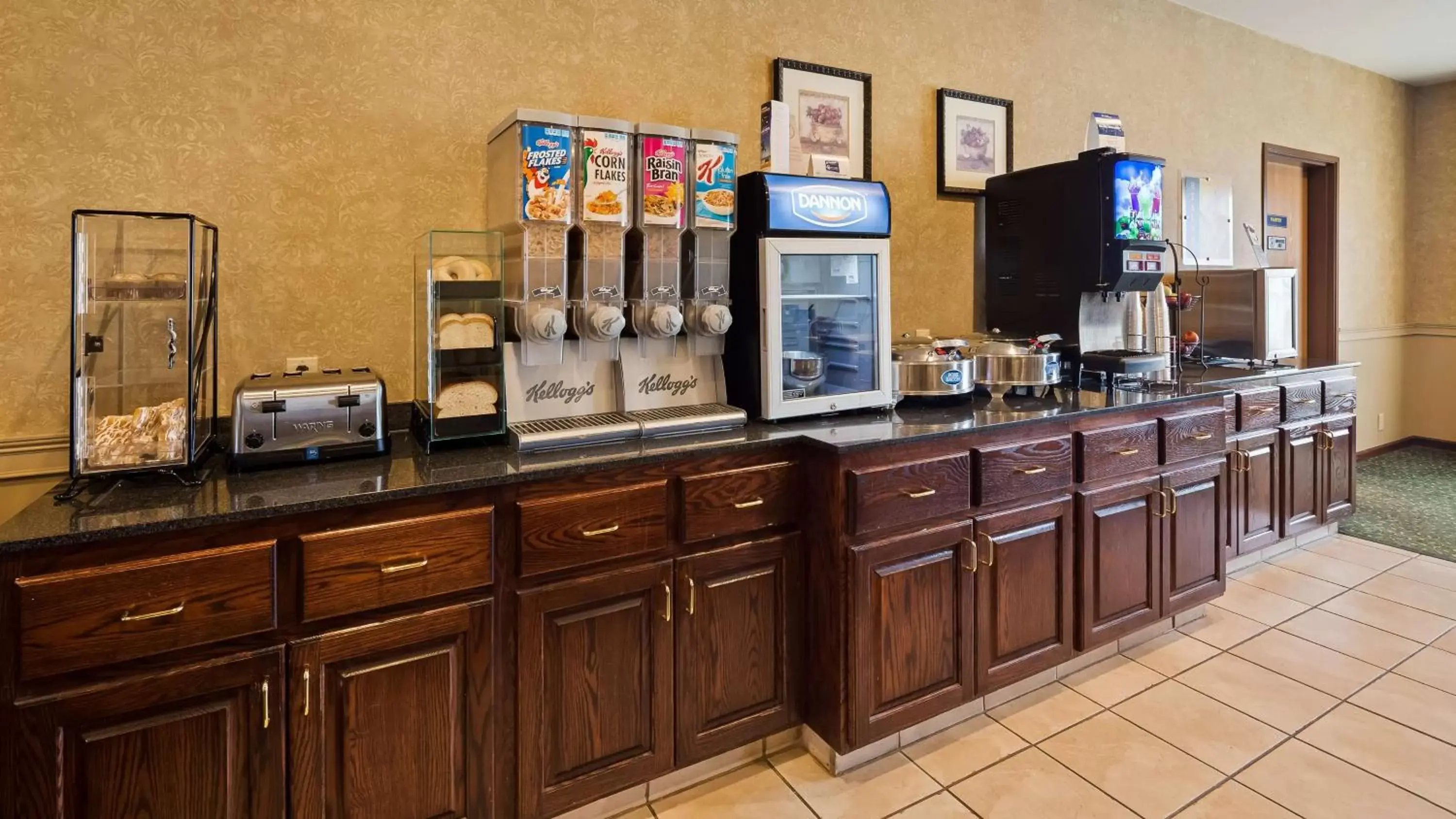 Restaurant/places to eat in Best Western Penn-Ohio Inn & Suites