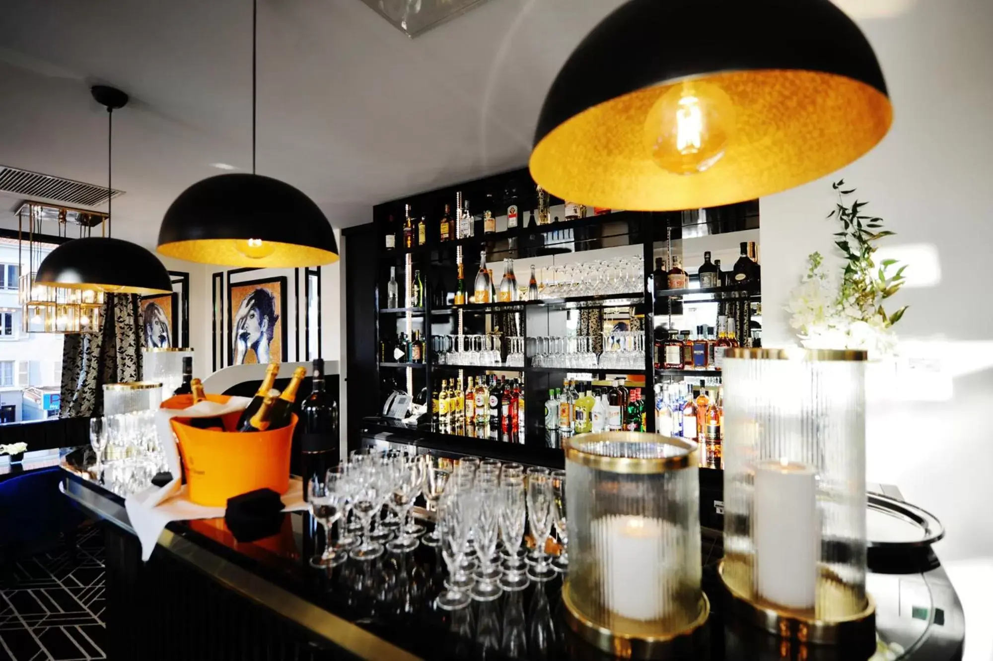 Patio in Hôtel Restaurant le Touring - Teritoria Patio in Hôtel Restaurant le Touring - Teritoria