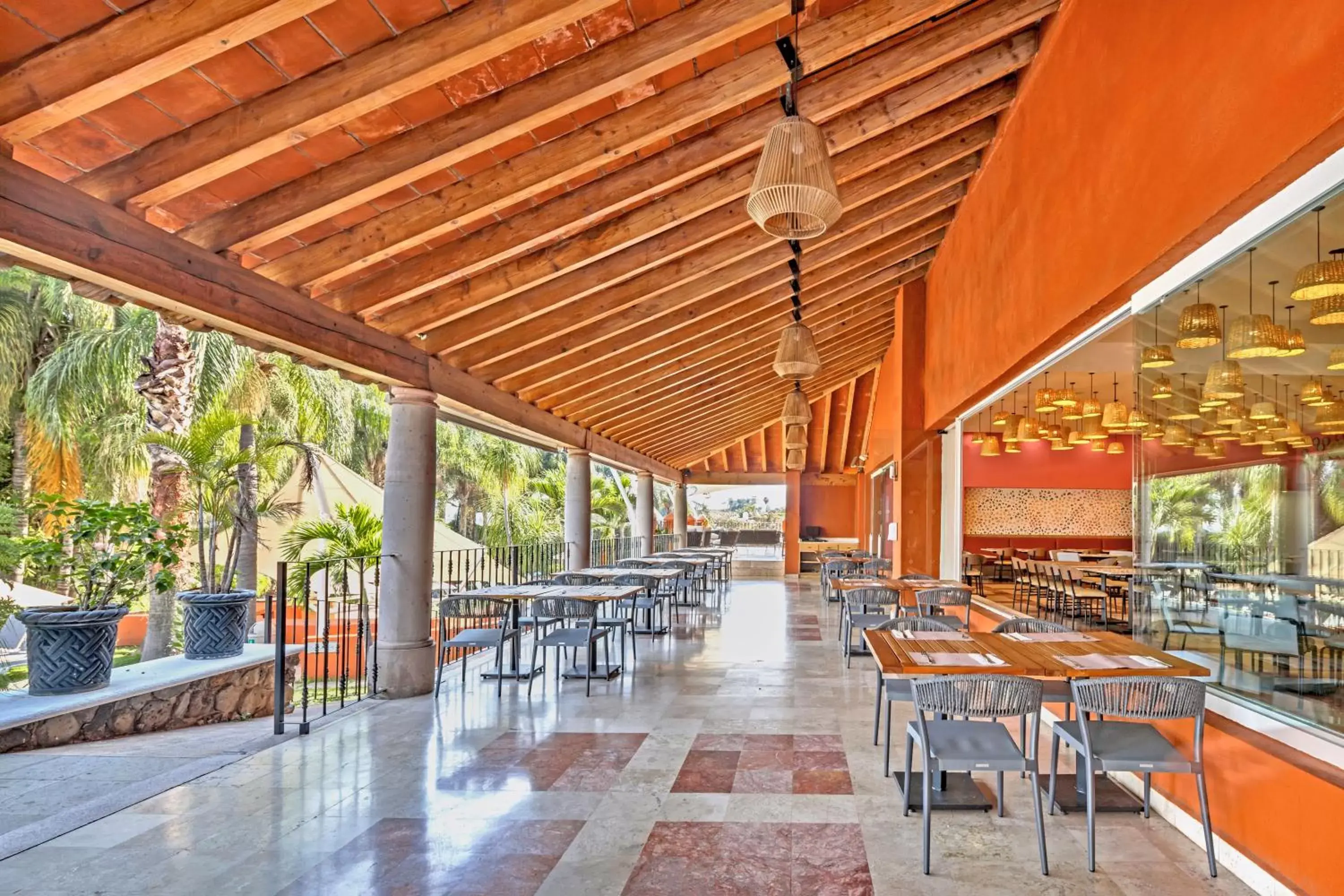 Restaurant/Places to Eat in Fiesta Inn Cuernavaca
