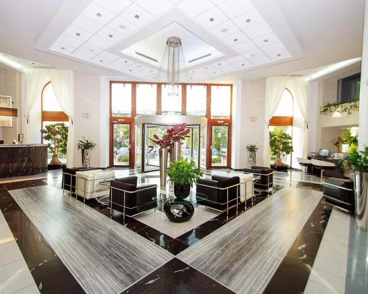 Lobby or reception in Continental Forum Sibiu