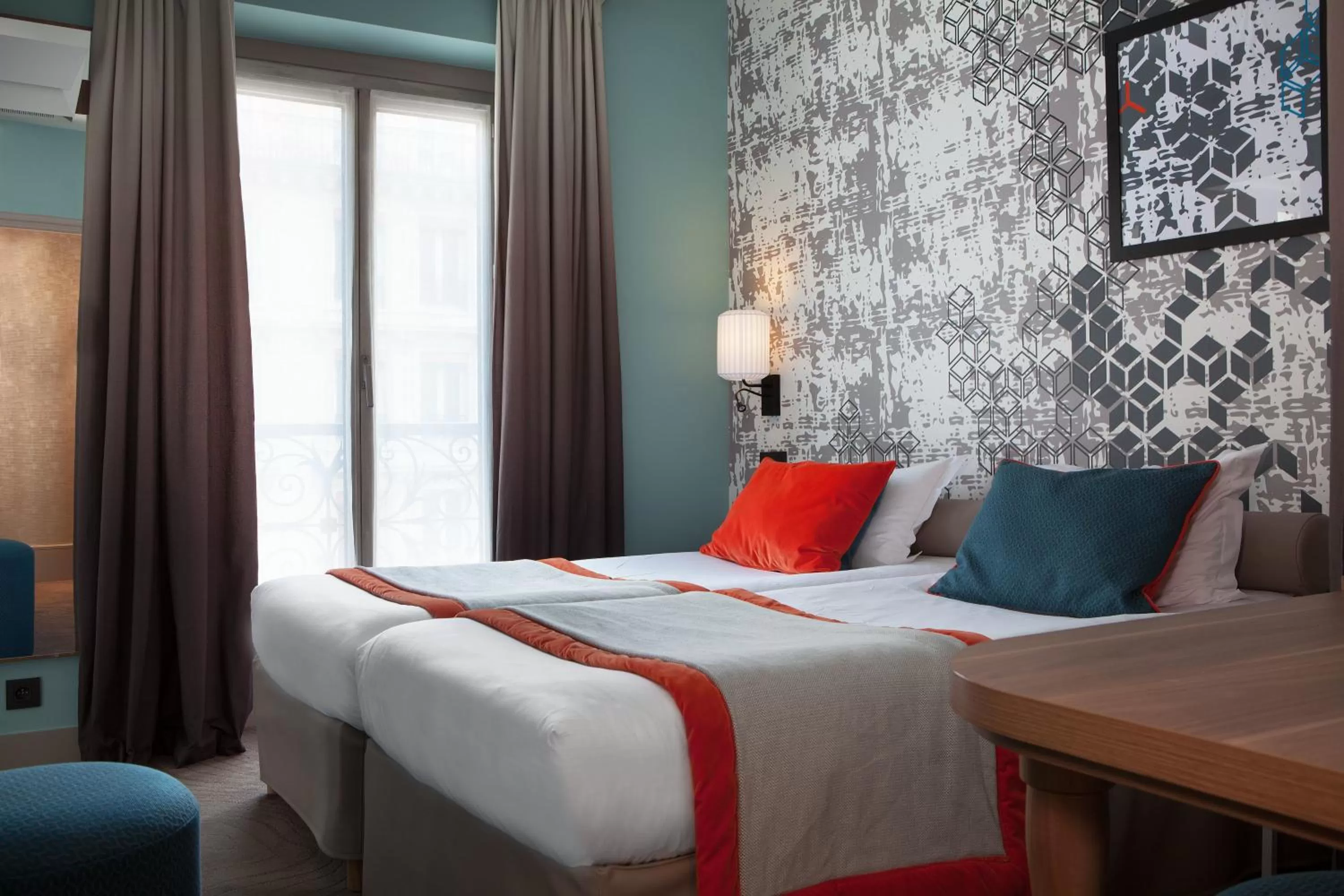 Photo of the whole room, Bed in Hotel des Nations Saint Germain