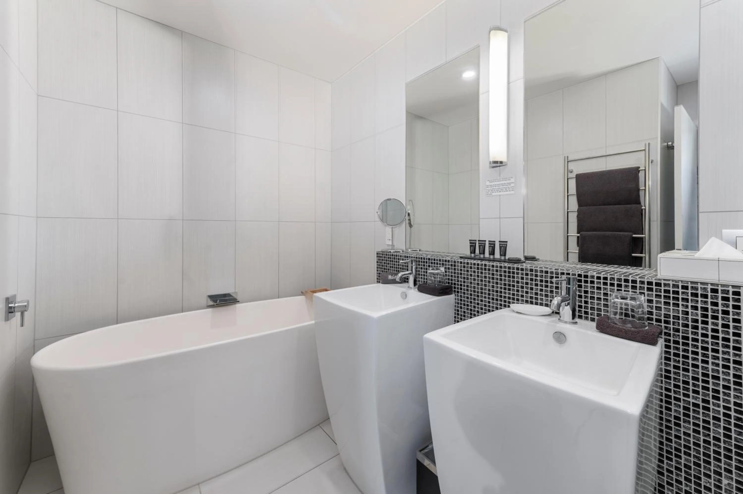 Bathroom in Black Swan Lakeside Boutique Hotel