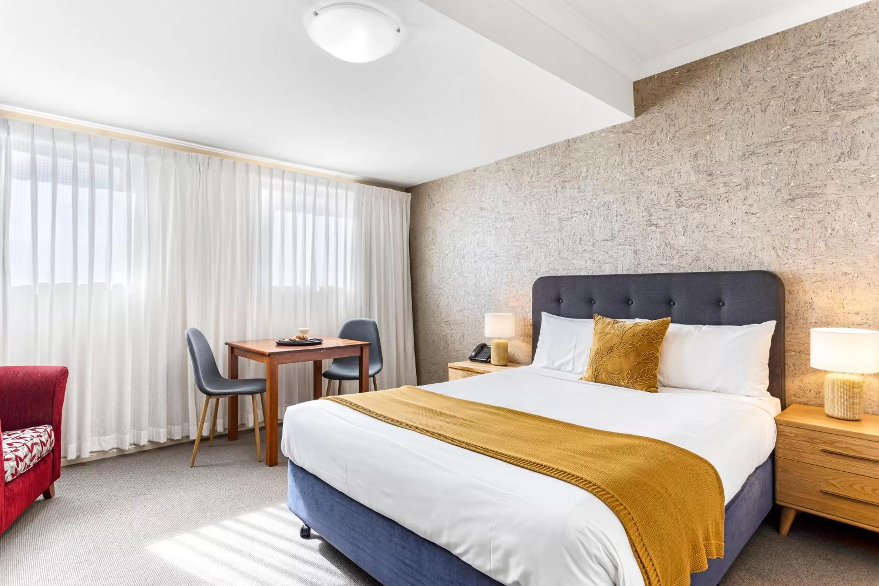 Bedroom, Bed in Mandala Signature Berry