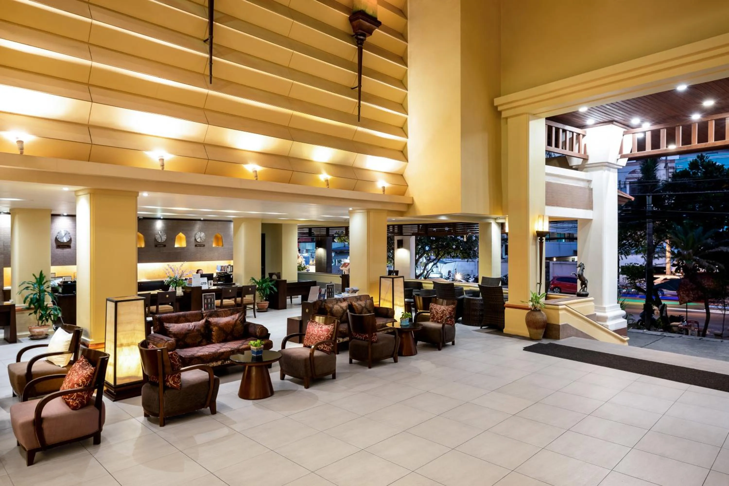 Lobby or reception in Patong Paragon Resort & Spa SHA Extra Plus
