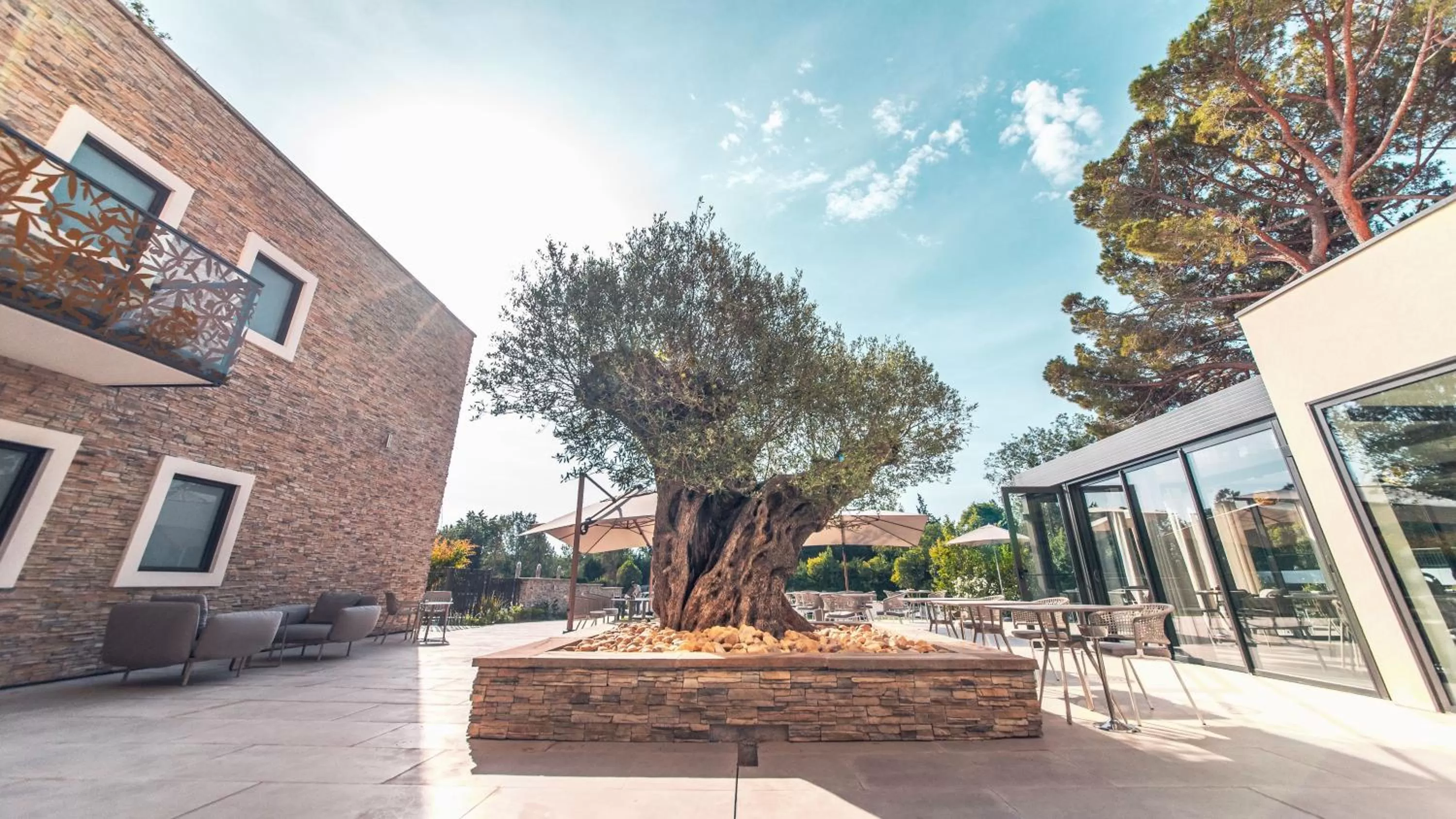 Patio in Ilot du Golf BW Premier Collection