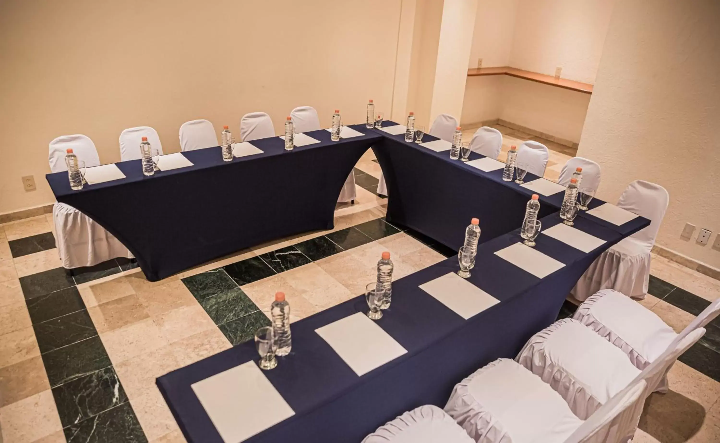 Meeting/conference room, Business Area/Conference Room in Holiday Inn Resort Acapulco, an IHG Hotel