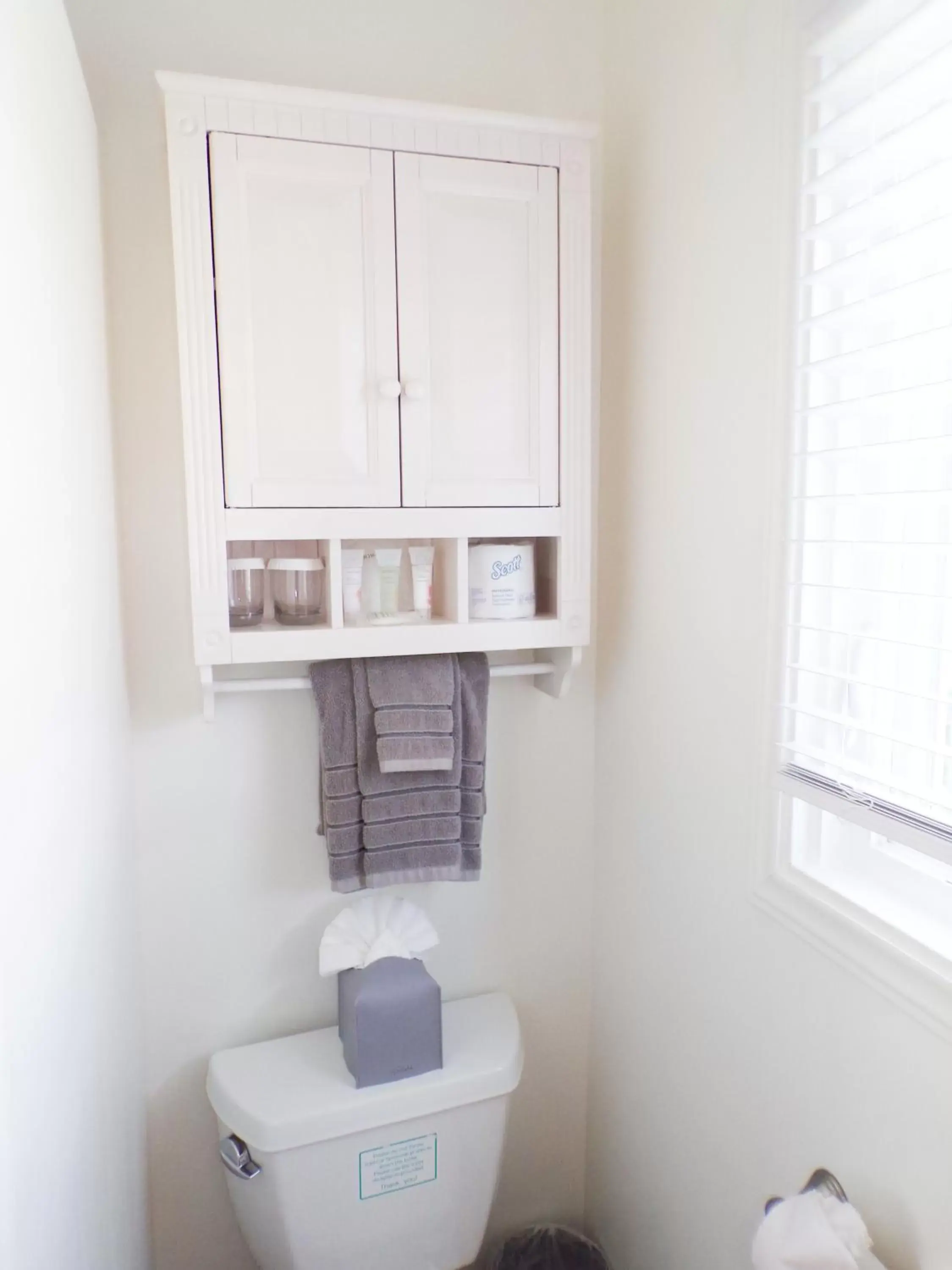 Bathroom in Shoreline Cottages