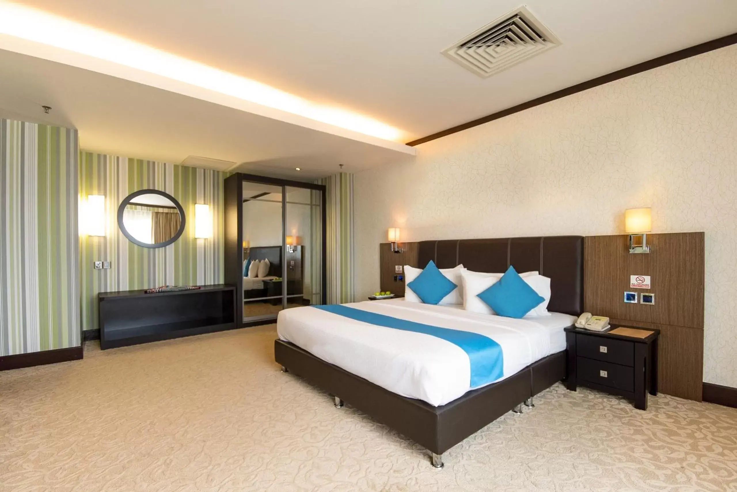 Bedroom, Bed in Kinta Riverfront Hotel & Suites