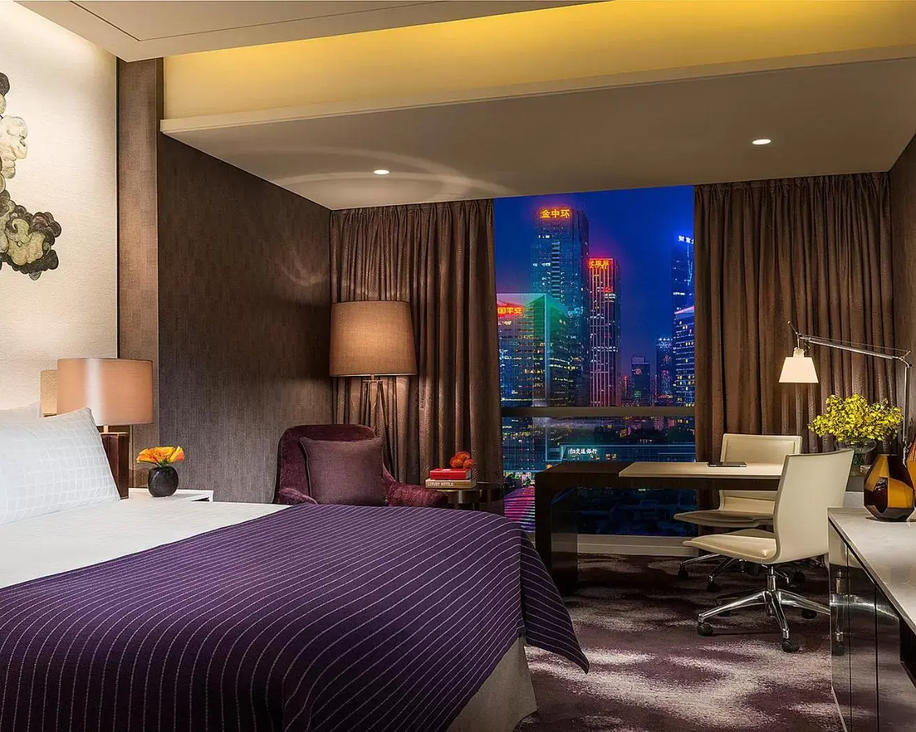 Bedroom in Four Seasons Hotel Shenzhen