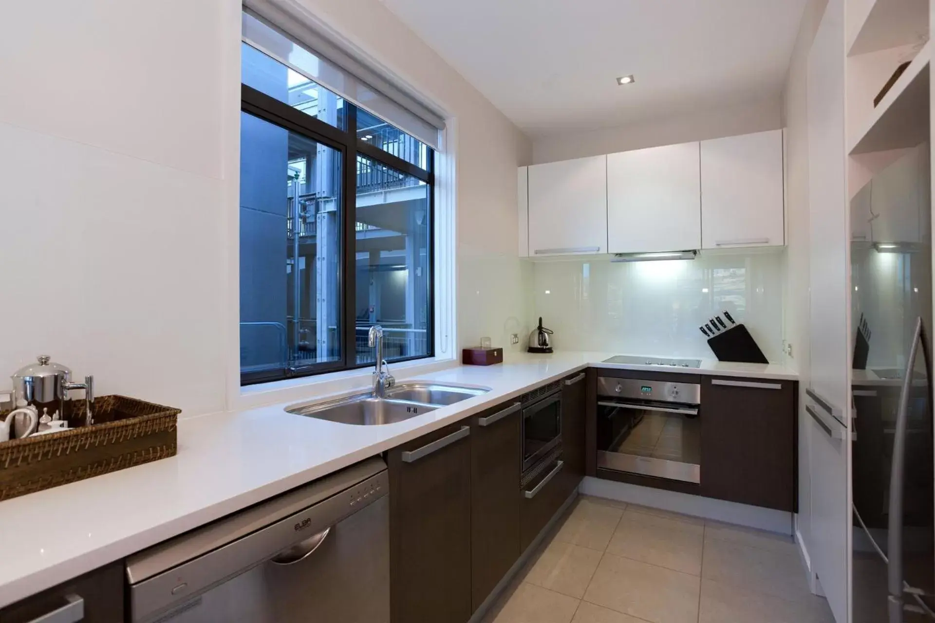 kitchen, Kitchen/Kitchenette in The Rees Hotel & Luxury Apartments