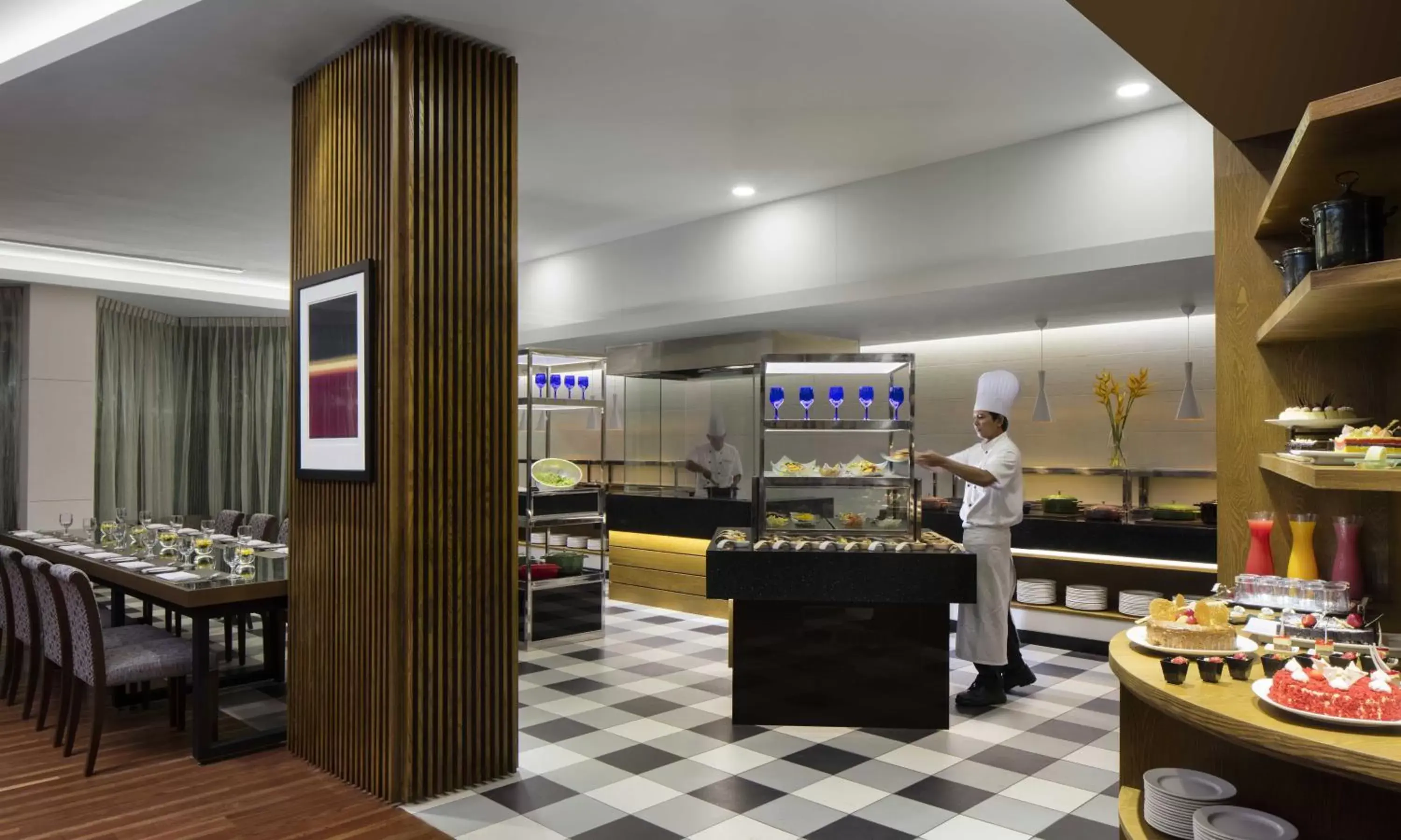Restaurant/places to eat, Lobby/Reception in Radisson Hotel Brunei Darussalam
