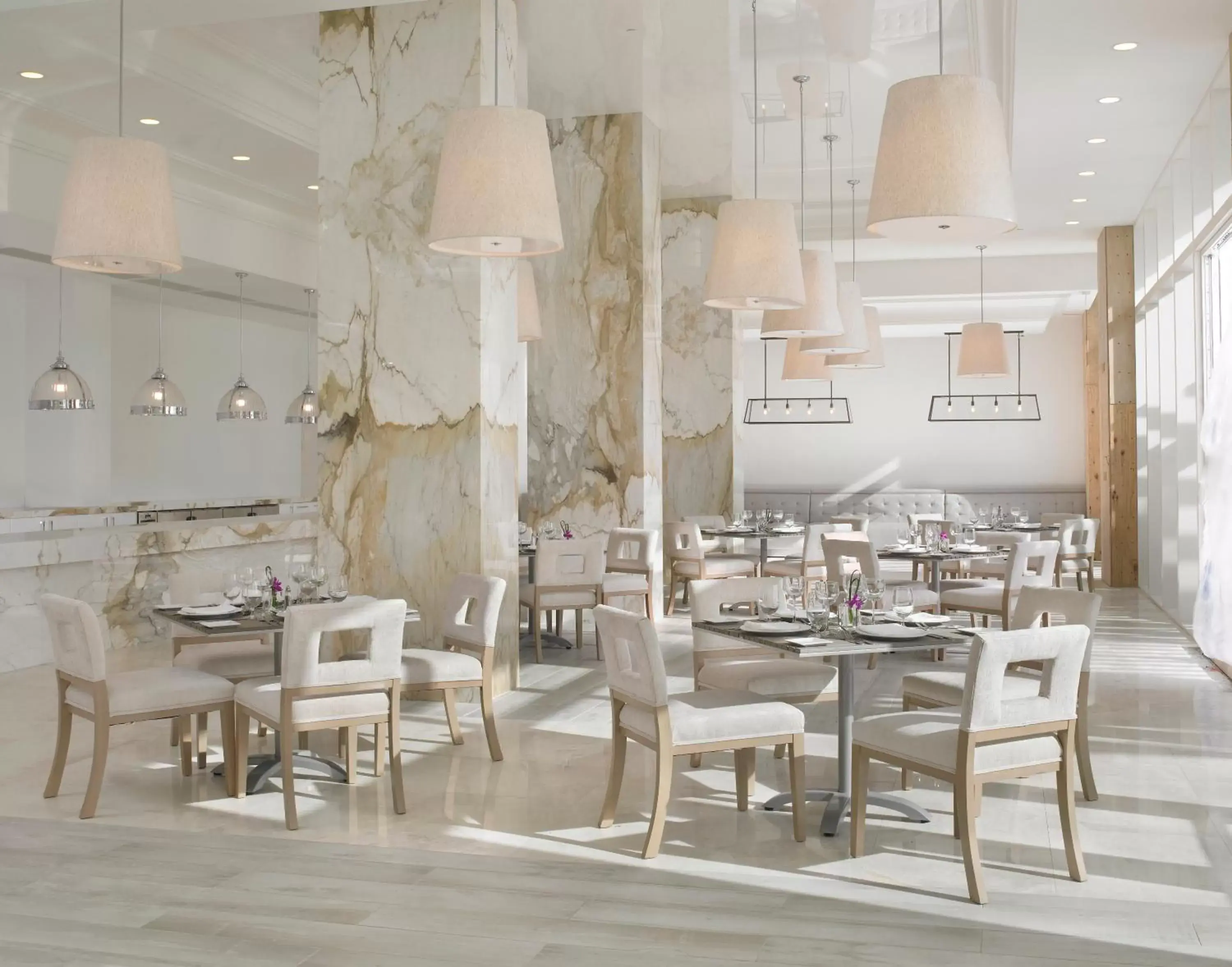 Restaurant/places to eat in Grand Beach Hotel Surfside Restaurant/places to eat in Grand Beach Hotel Surfside