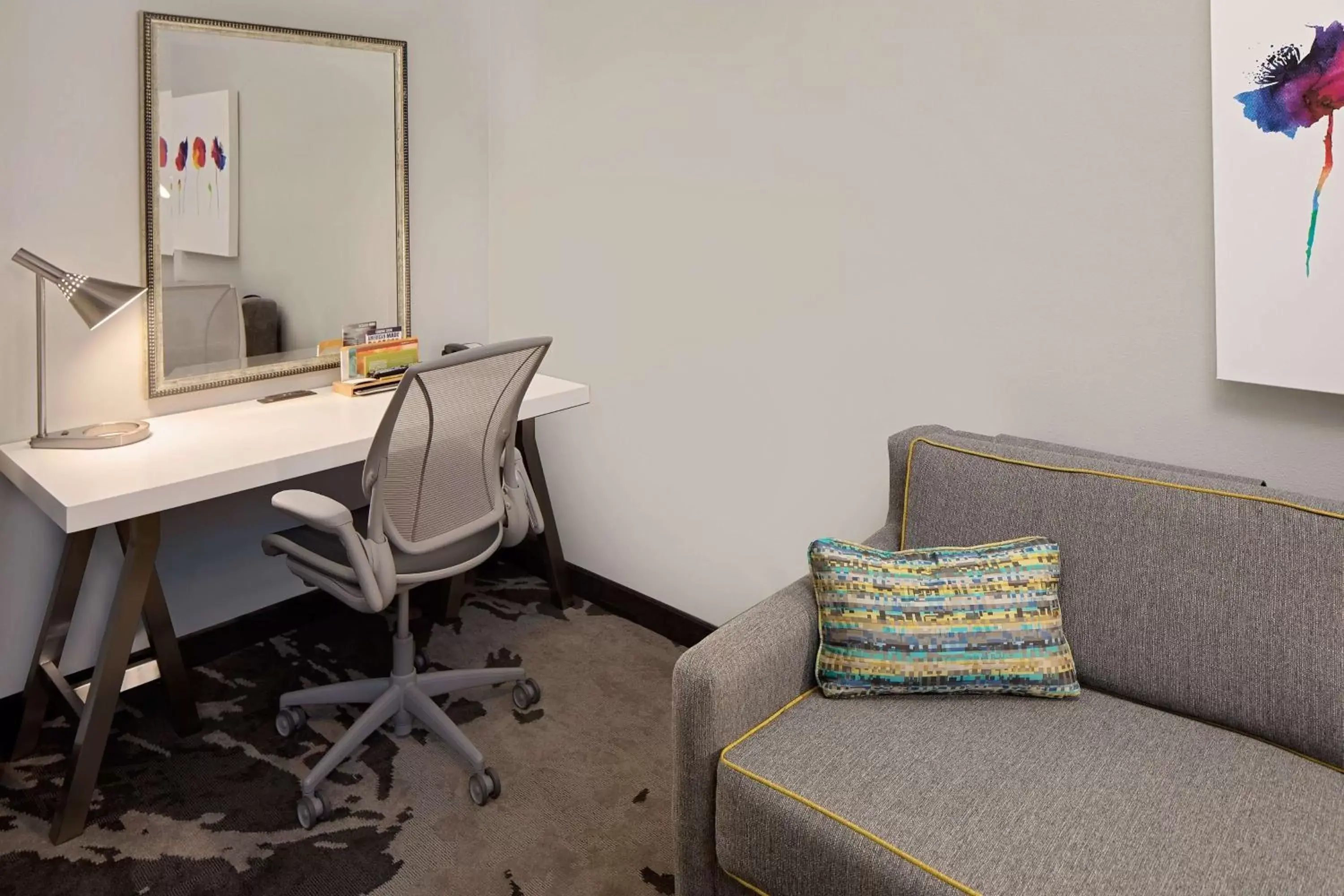 Bedroom, Seating Area in Hilton Garden Inn DFW Airport South