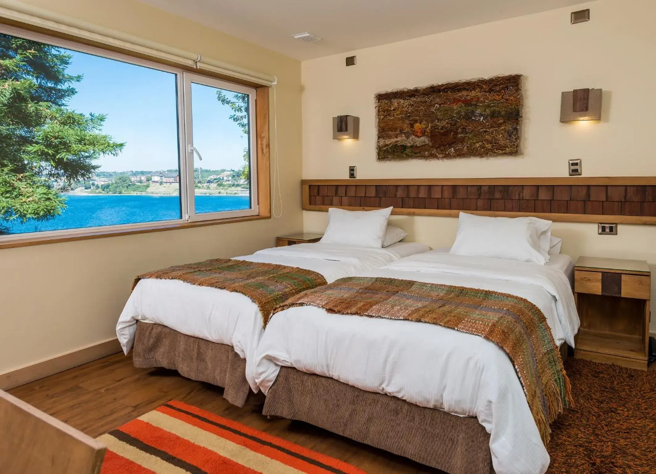Bedroom, Bed in Hotel Cabaña Del Lago Puerto Varas