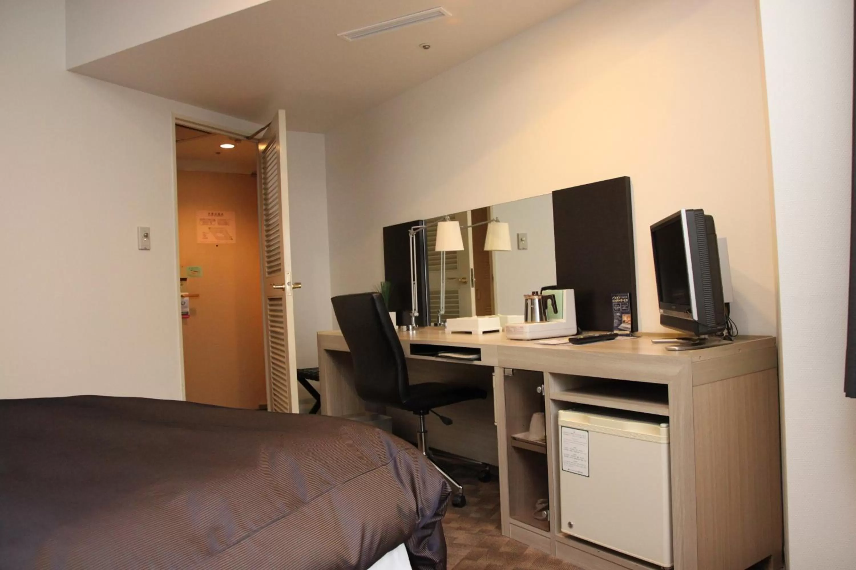 Photo of the whole room in Shin Osaka Washington Hotel Plaza