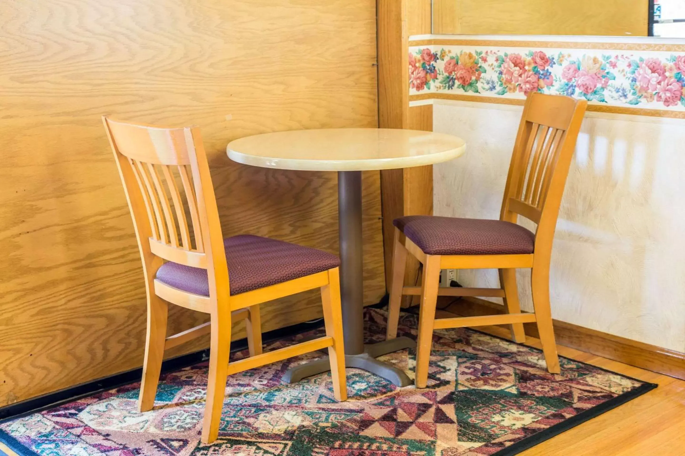 Restaurant/places to eat, Seating Area in Rodeway Inn & Suites Branford - Guilford