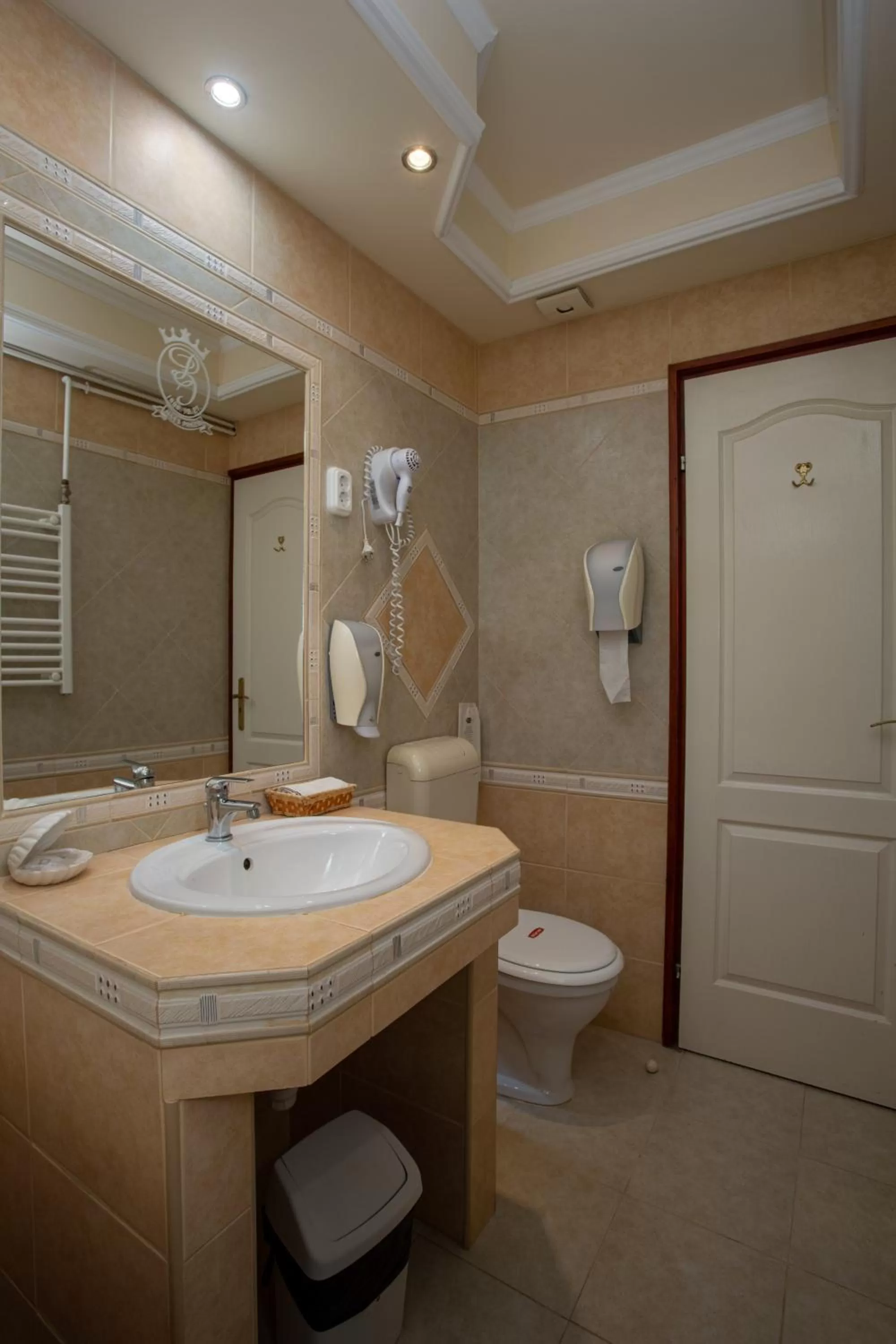 Bathroom in Illés Hotel