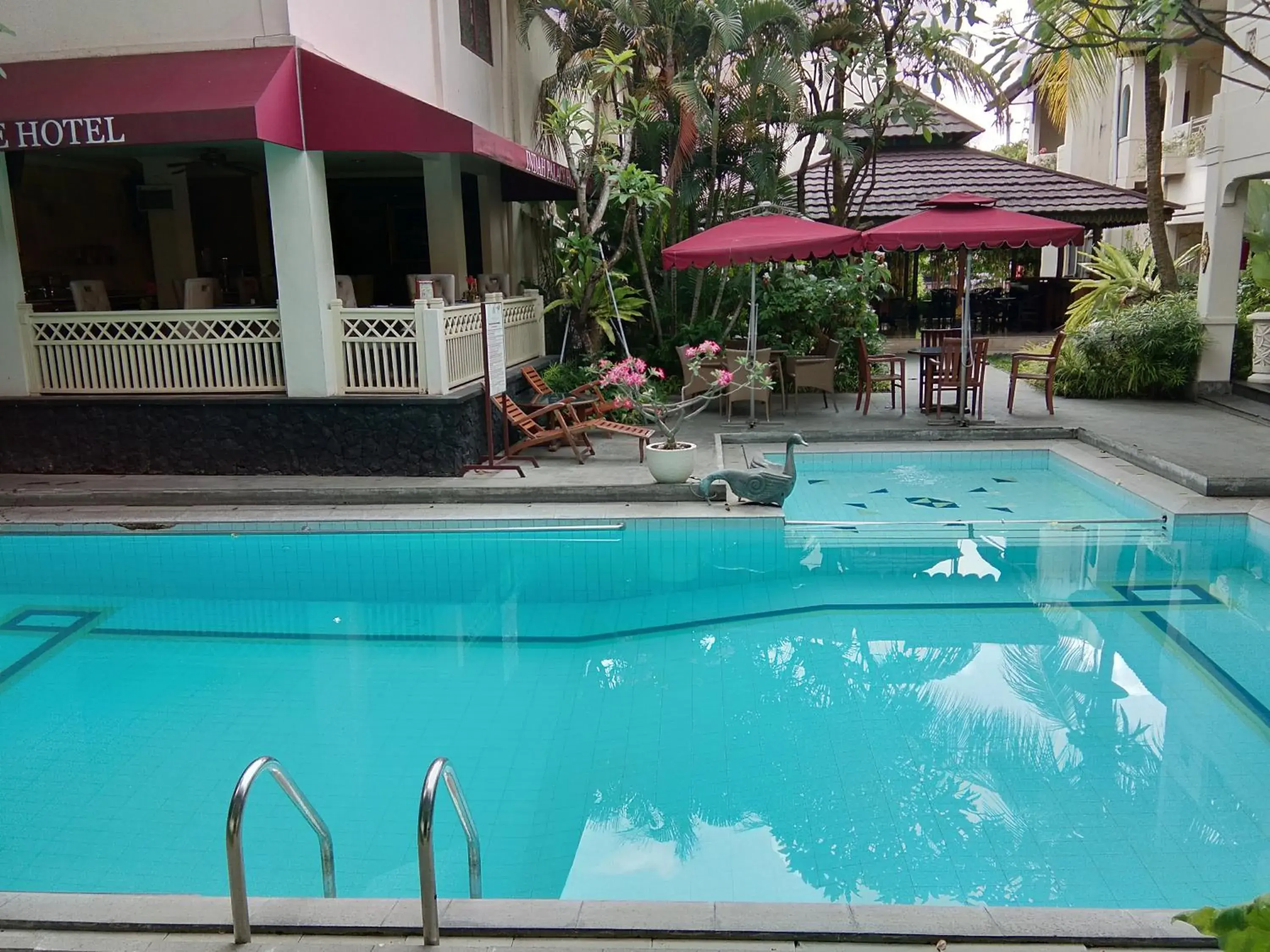 Swimming Pool in Hotel Indah Palace Yogyakarta