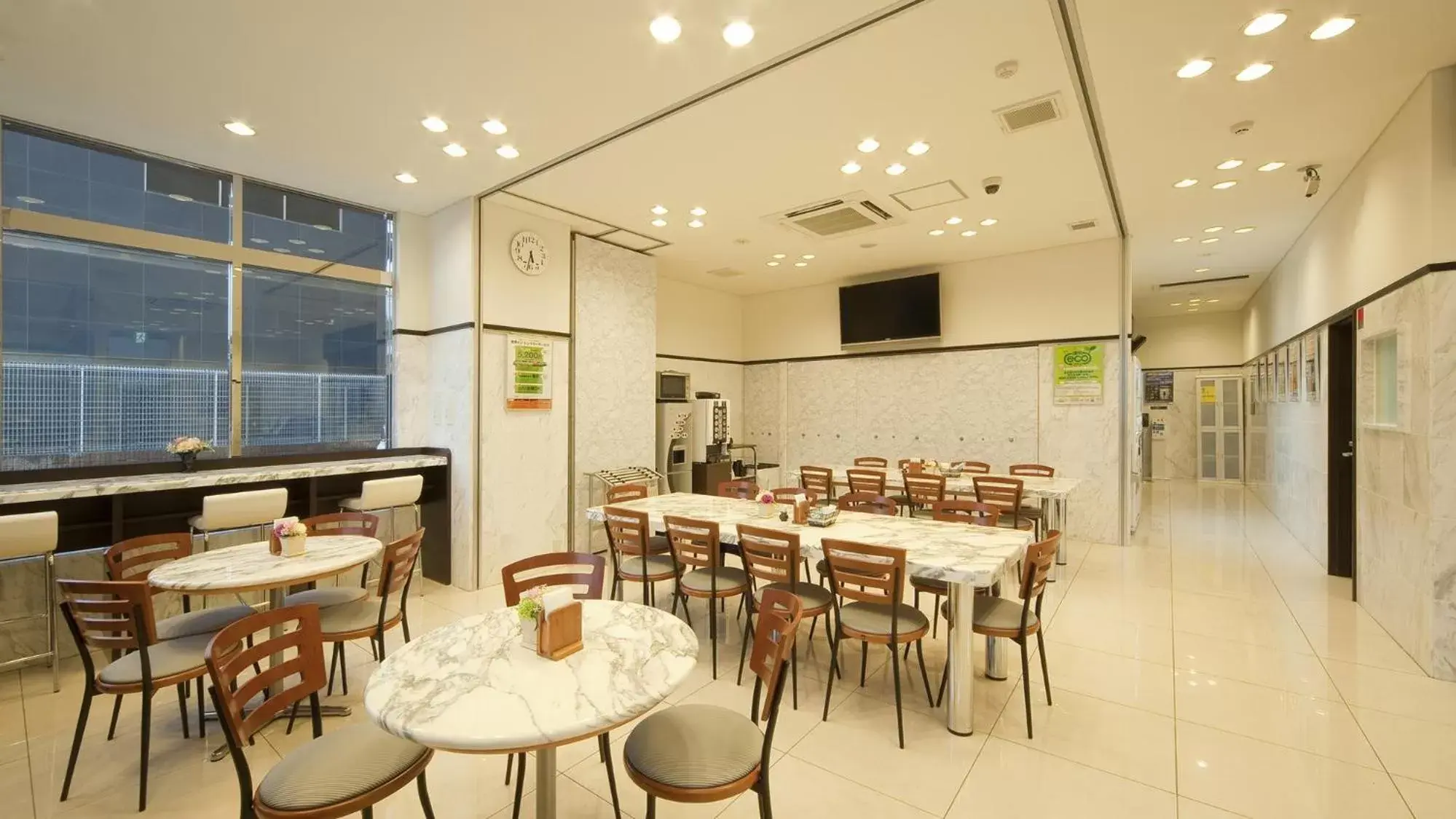 Dining area, Restaurant/Places to Eat in Toyoko Inn Kakegawa eki Shinkansen Minami guchi