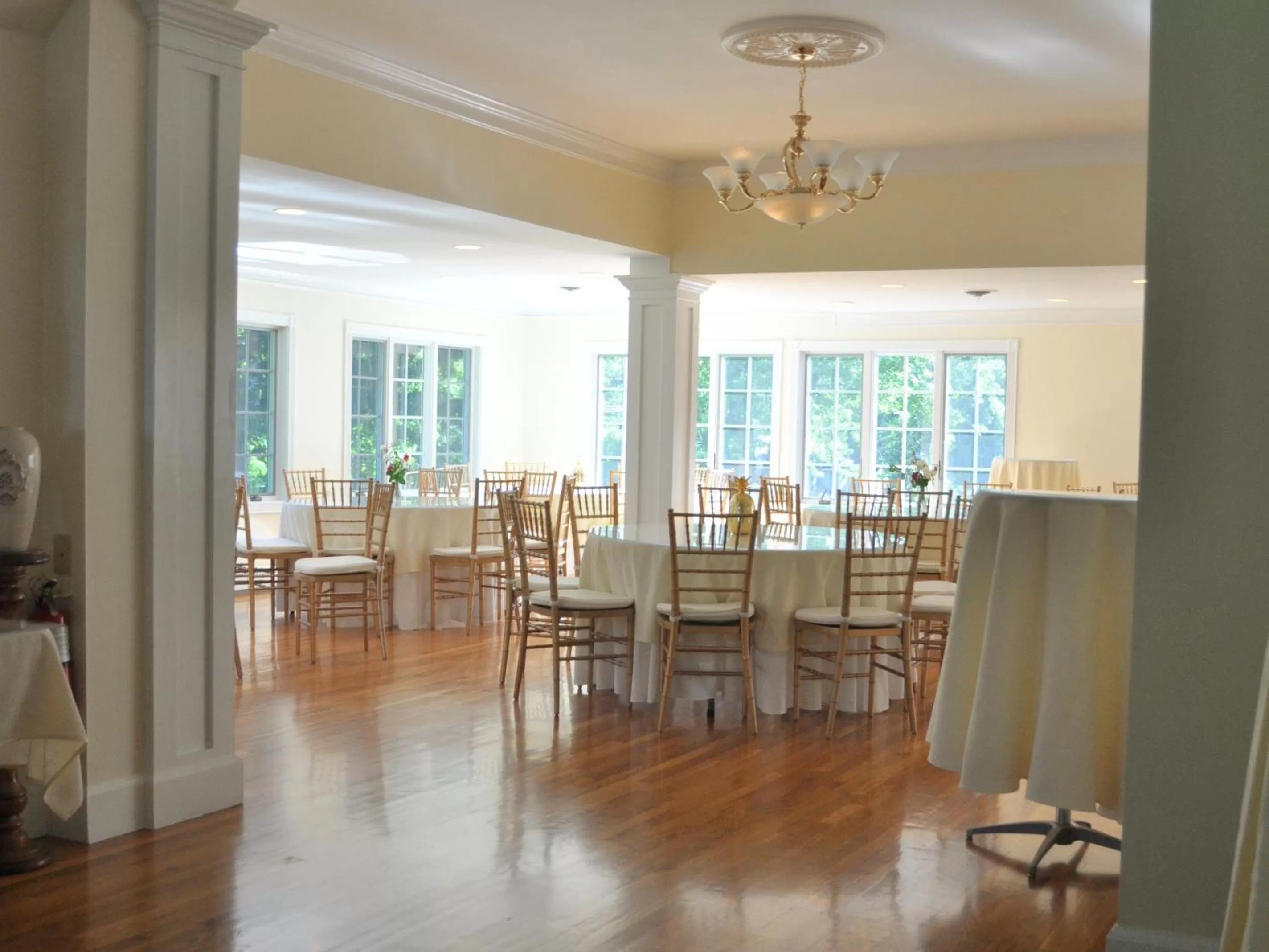 Dining area in The Prince Consort