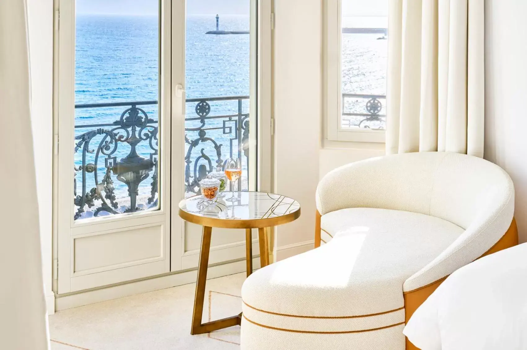 Sea view, Seating Area in Carlton Cannes, a Regent Hotel