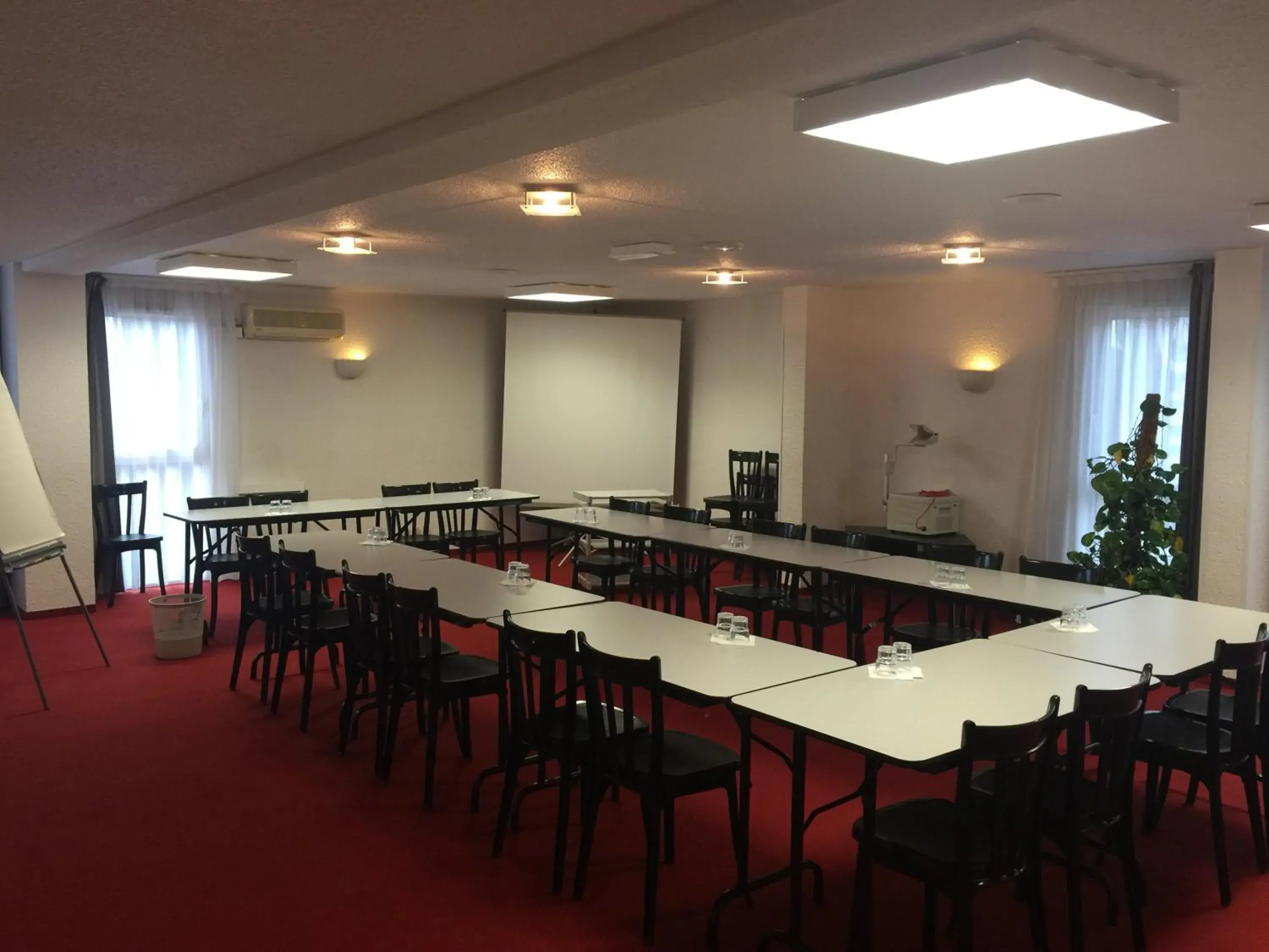 Meeting/conference room in The Originals City, Hotel Eden, Rouen Nord (Inter-Hotel)