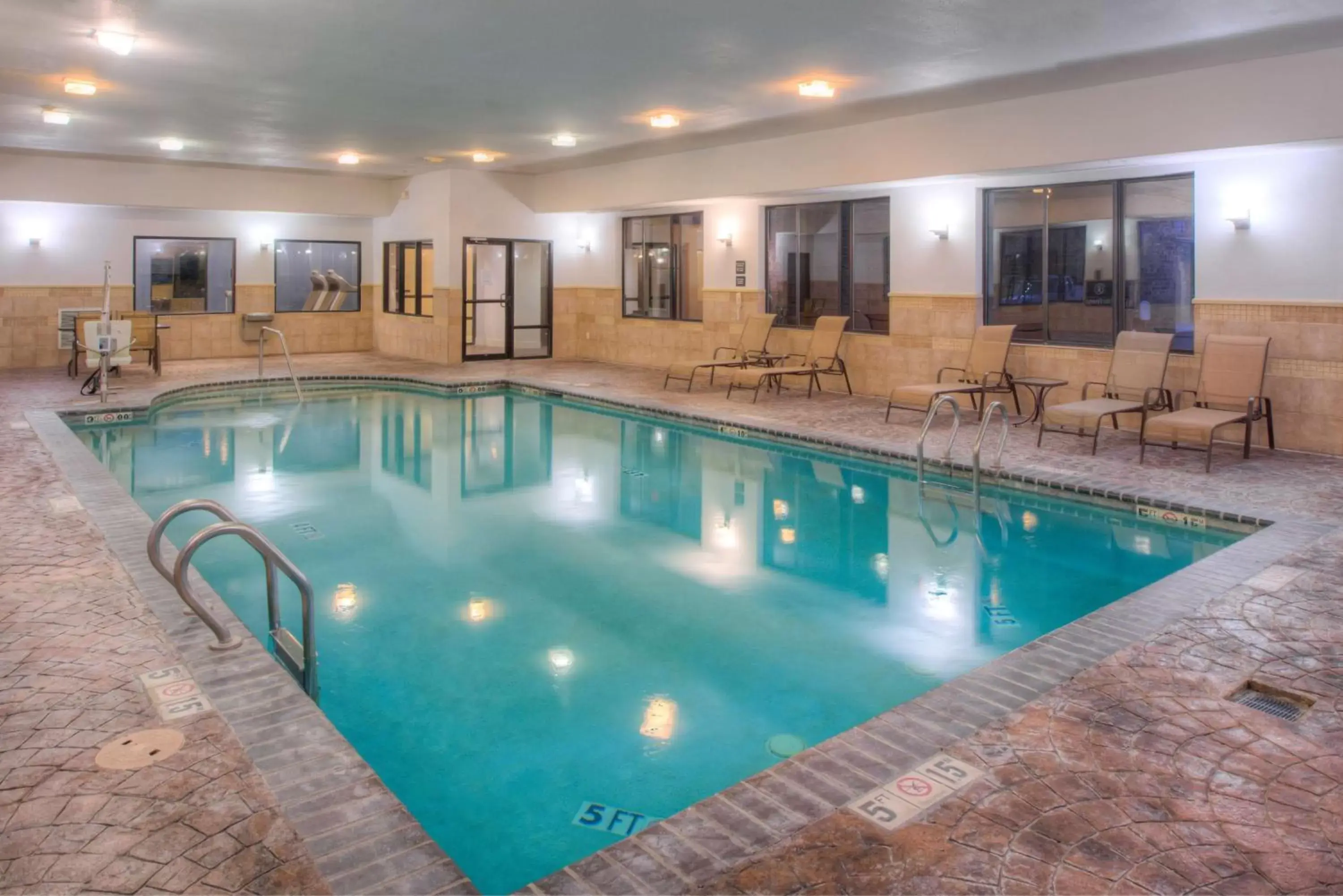 Pool view, Swimming Pool in Hampton Inn Baton Rouge - Denham Springs