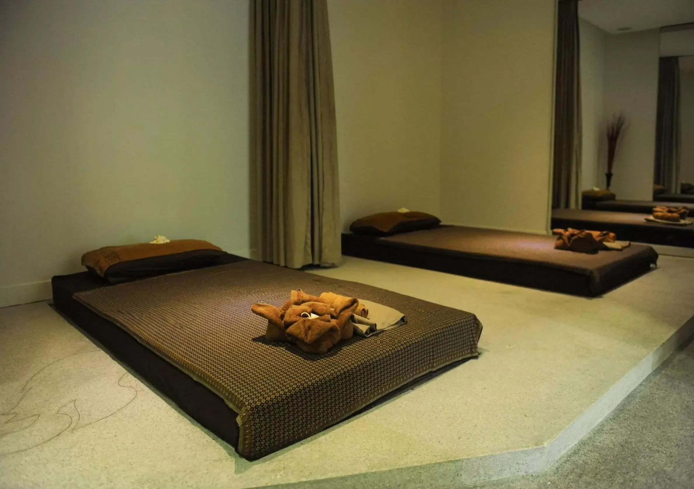 Massage, Bed in Bopha Bassac Boutique Hotel