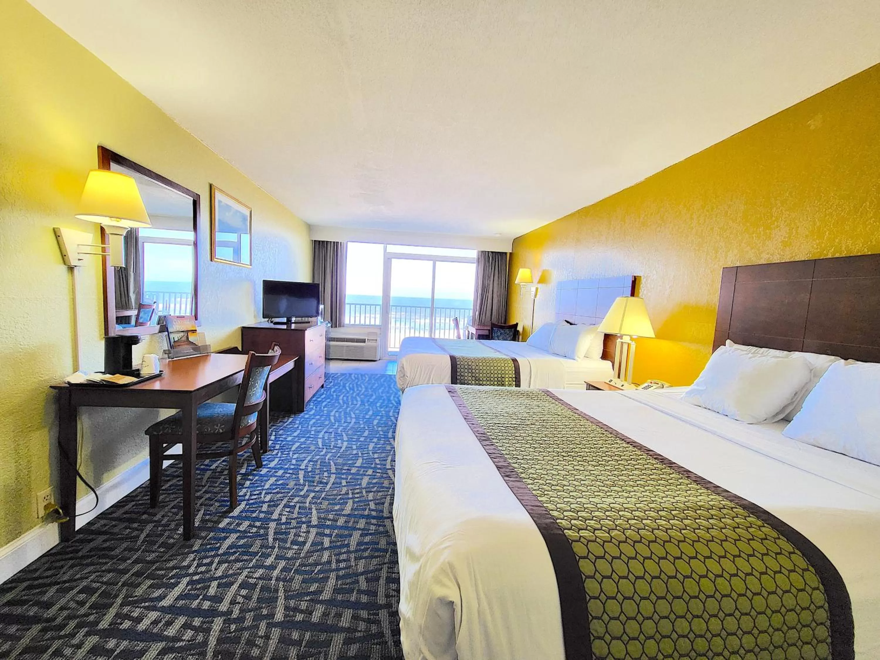 Photo of the whole room, Bed in Ocean Resort
