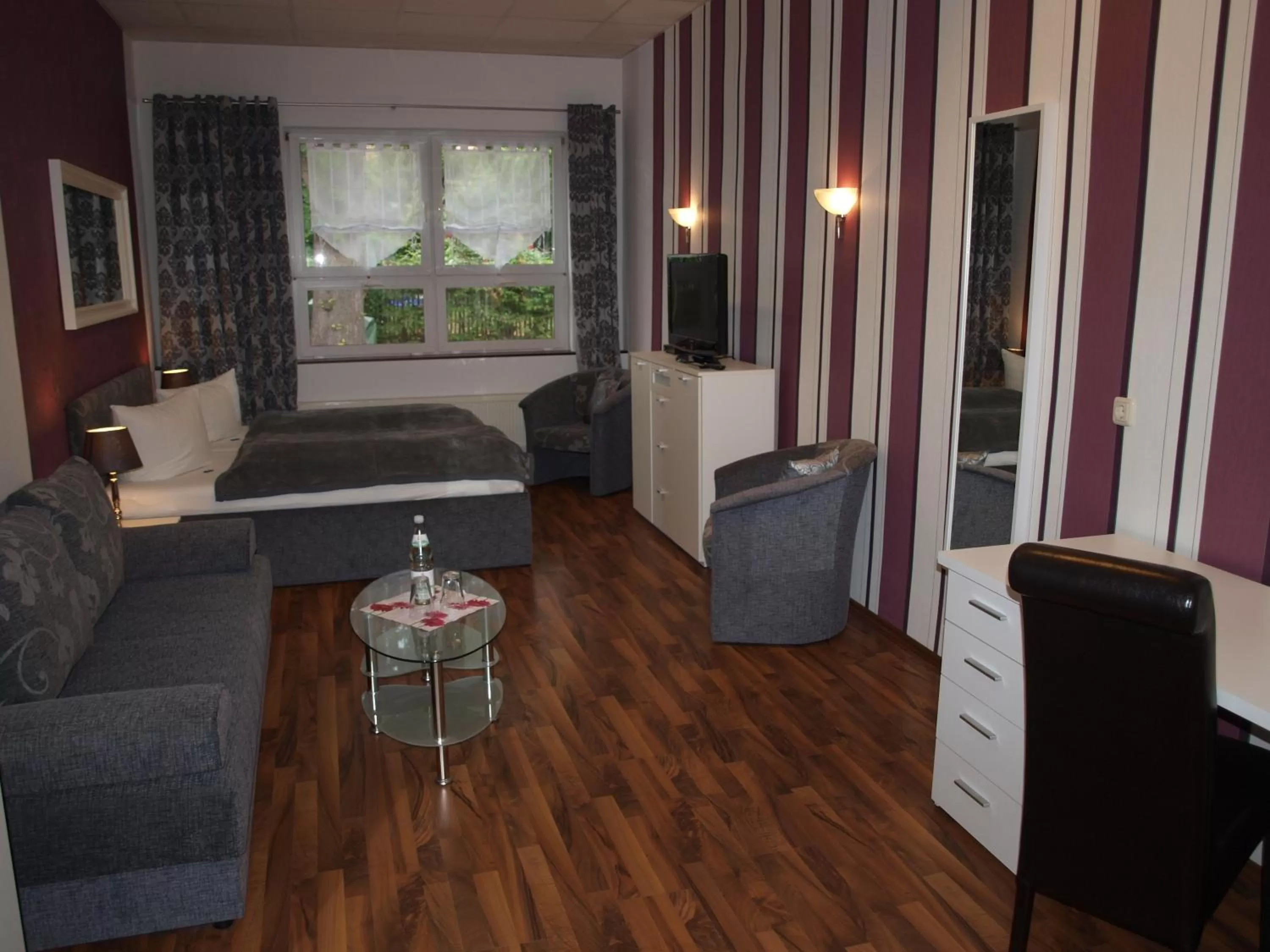 Photo of the whole room in Hotel am Schützenberg