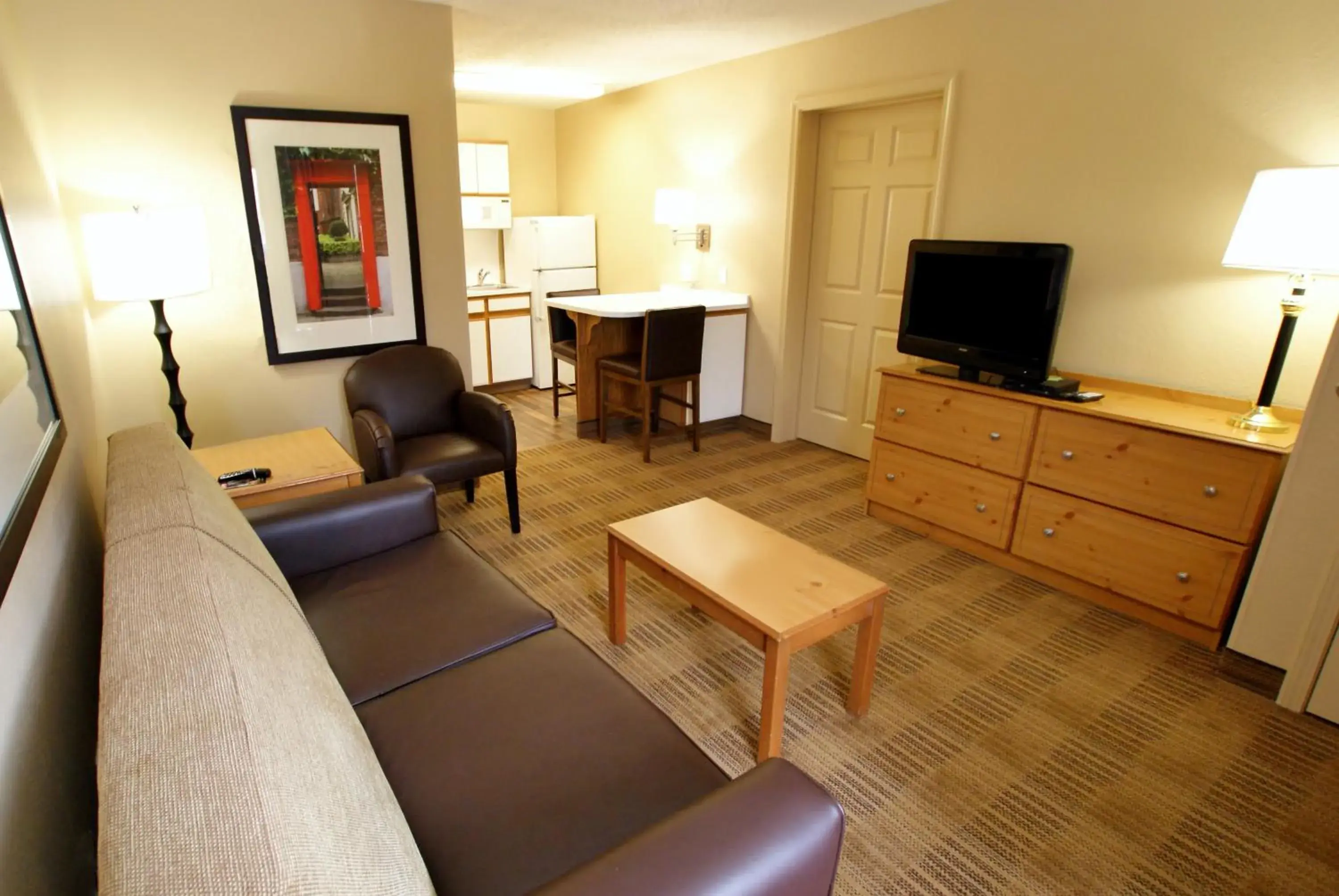 TV and multimedia, Seating Area in Extended Stay America Suites - Portland - Tigard