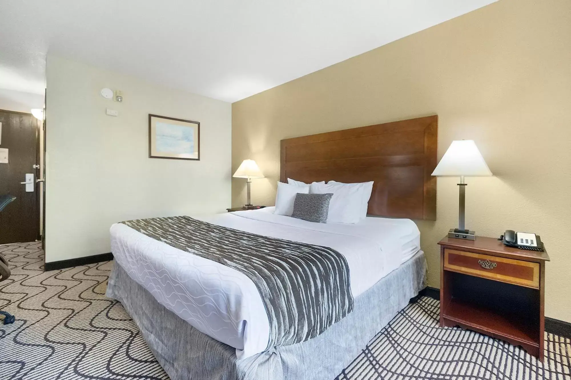 View (from property/room), Bed in SureStay Plus Hotel by Best Western Rocklin