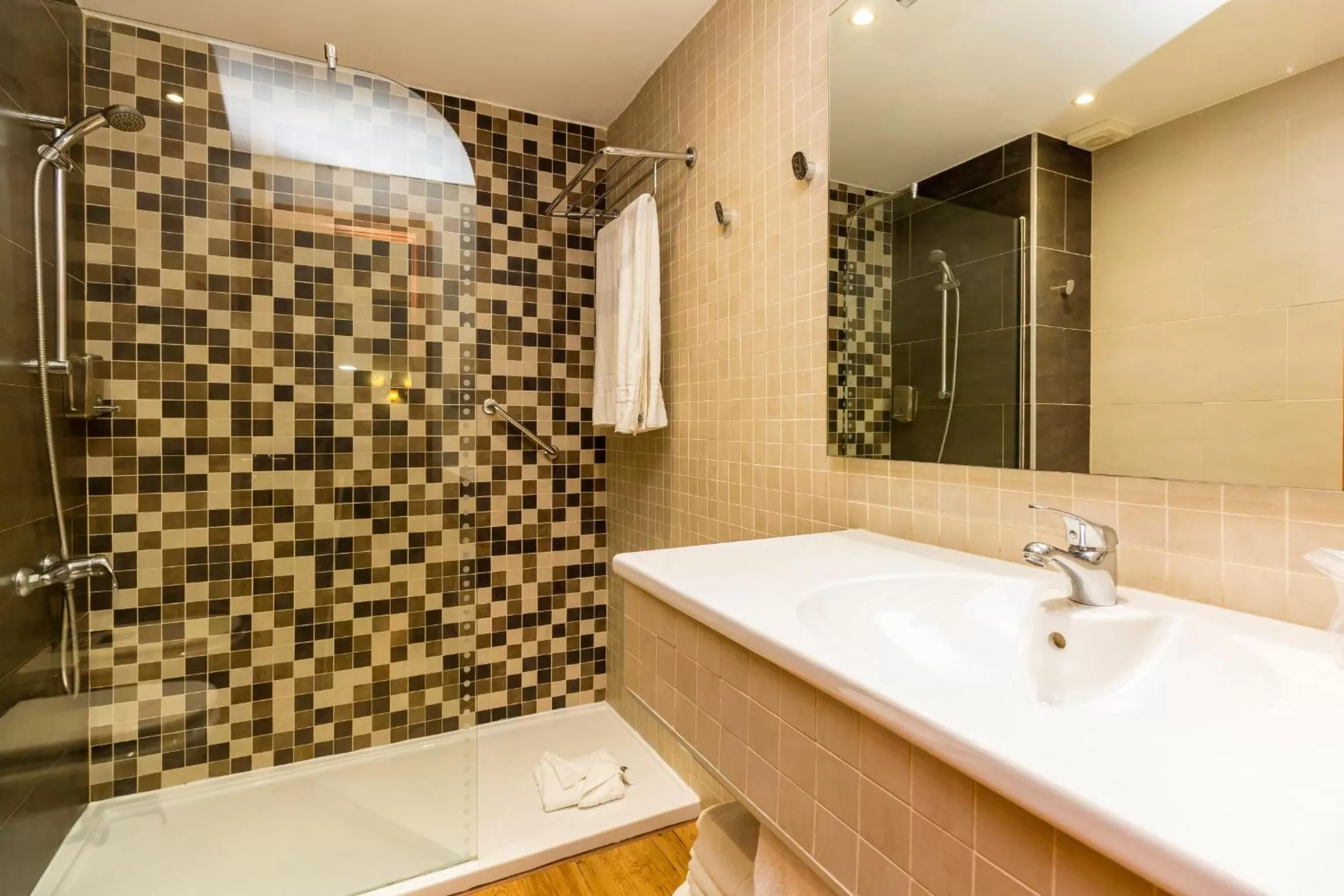 Bathroom in Regency Torviscas Apartments and Suites