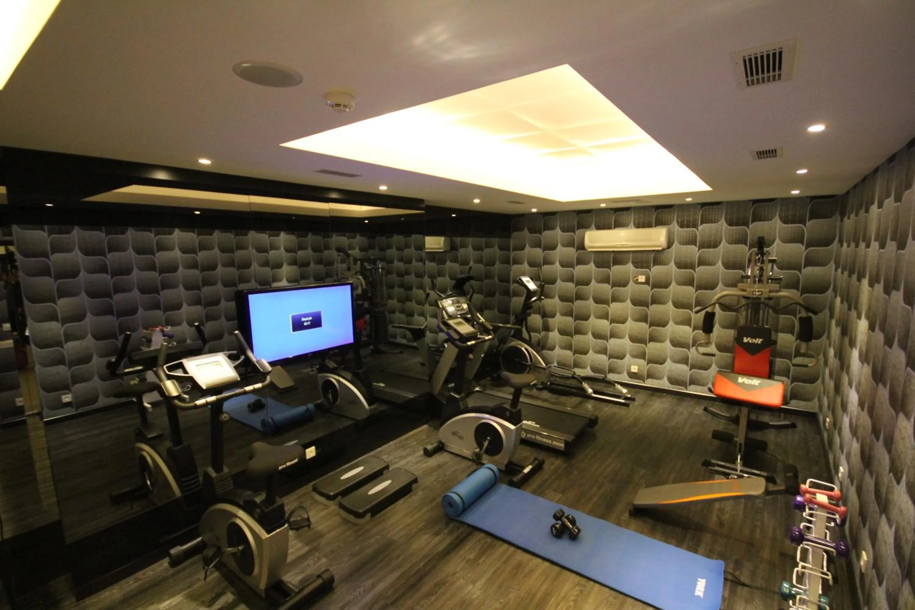 Fitness centre/facilities in Grand Washington Hotel