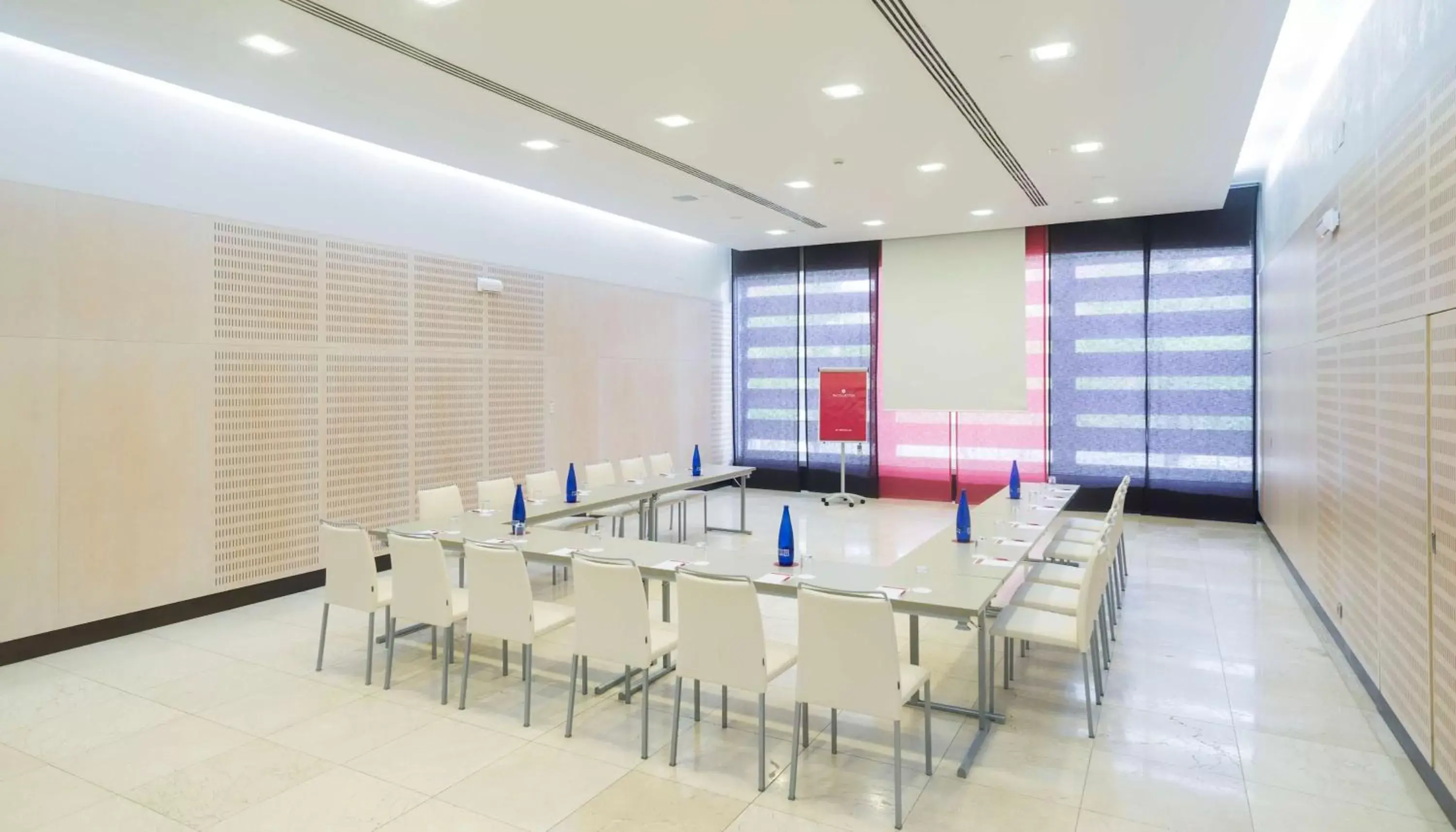 Meeting/conference room in NH Collection Sevilla