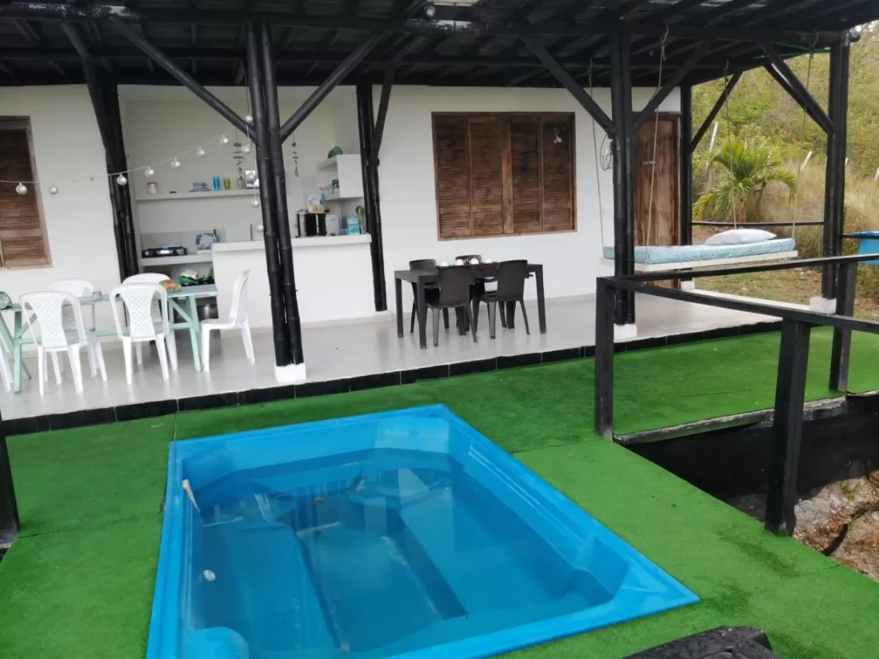 Hot Tub, Swimming Pool in Massalli Sanctuary Lodge