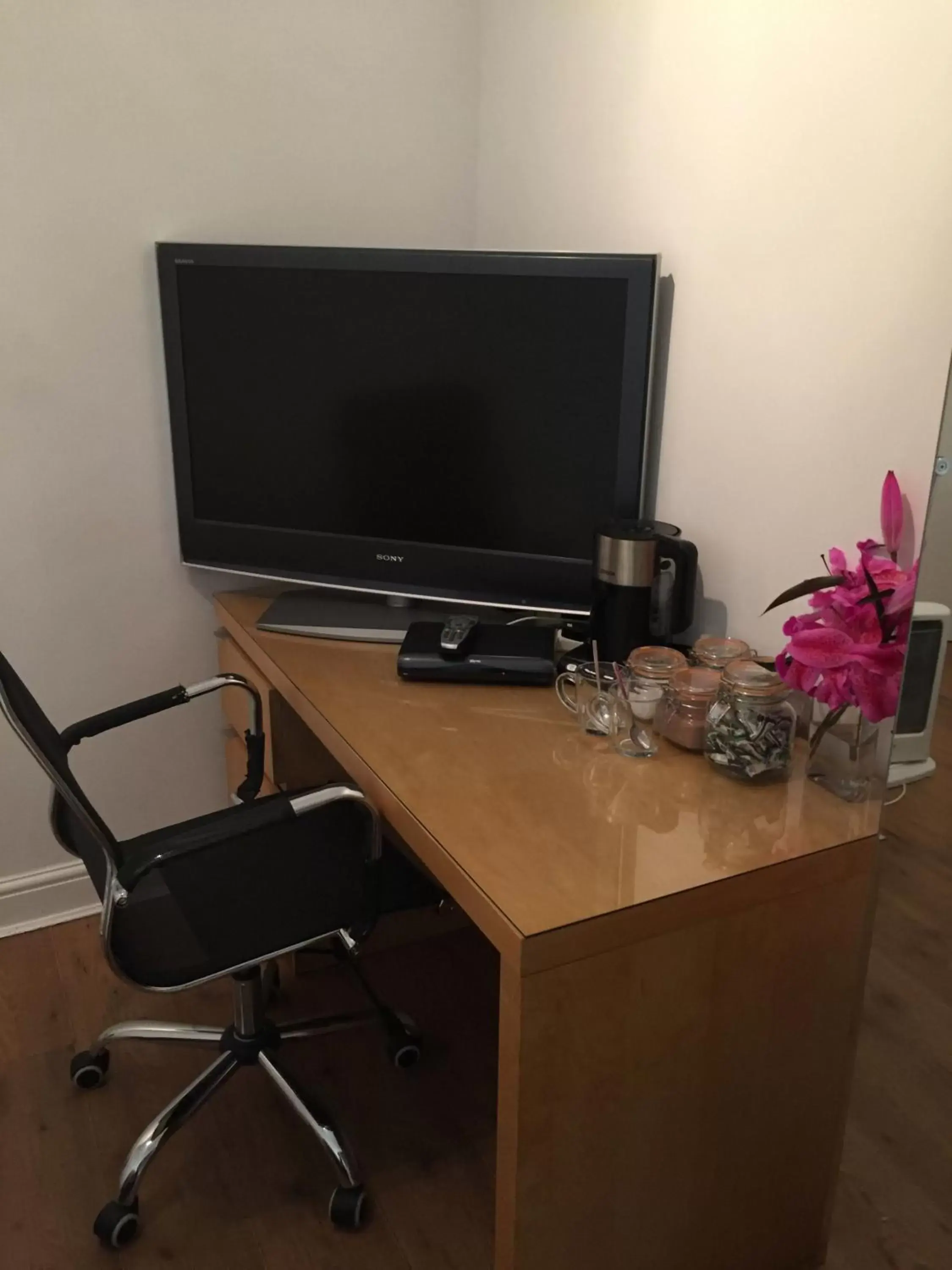 TV/Entertainment Center in OutRam 26