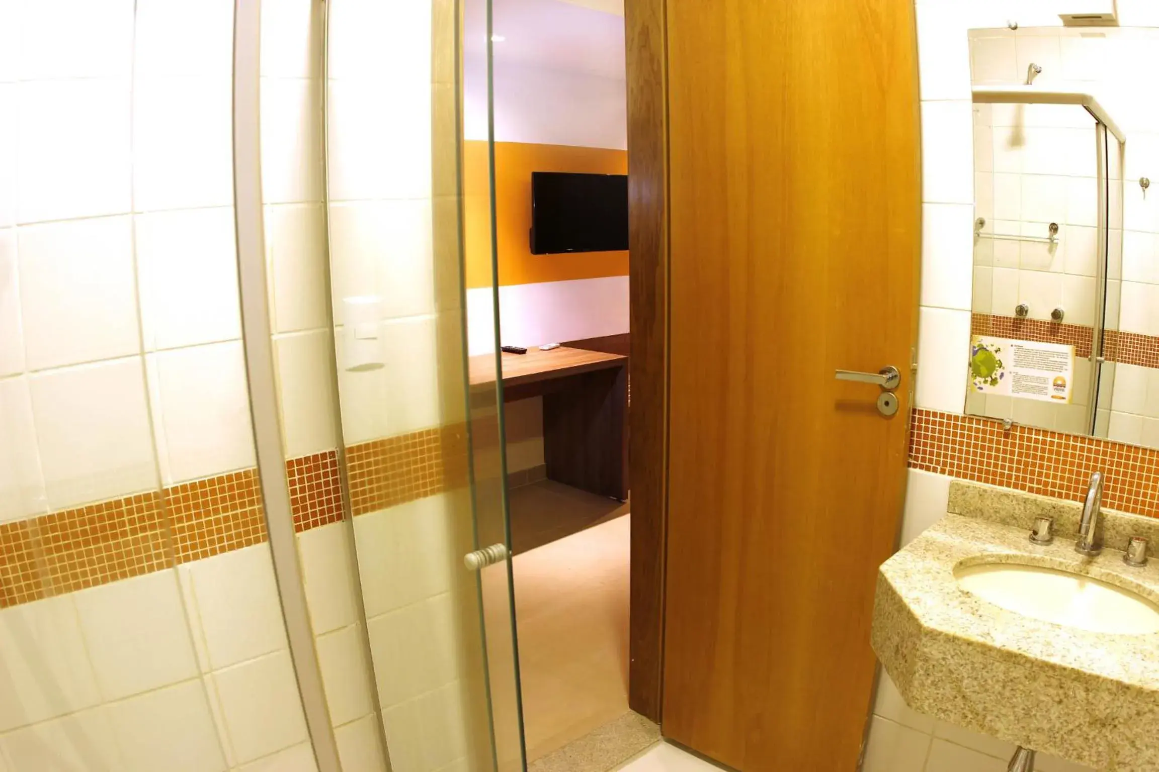 Toilet, Bathroom in Prive Thermas – OFICIAL