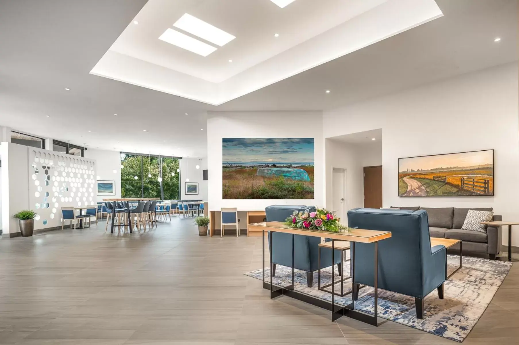 Lobby or reception in Coast Tsawwassen Inn Lobby or reception in Coast Tsawwassen Inn