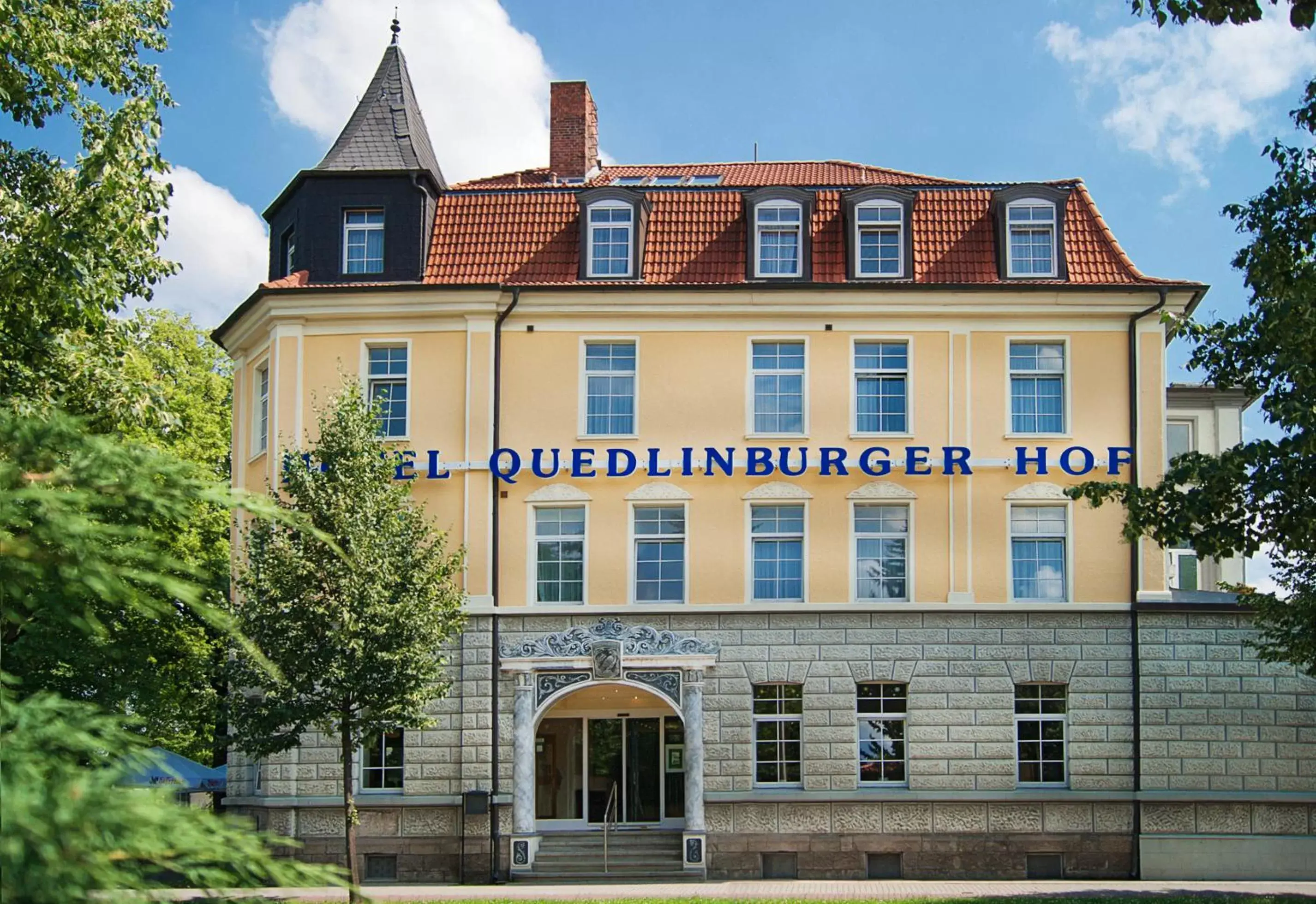Facade/entrance, Property Building in REGIOHOTEL Quedlinburger Hof Quedlinburg