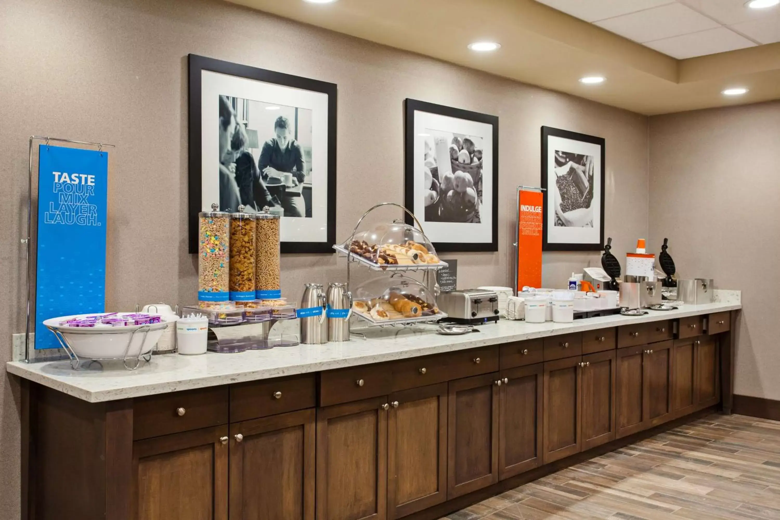 Dining area in Hampton Inn & Suites Leavenworth