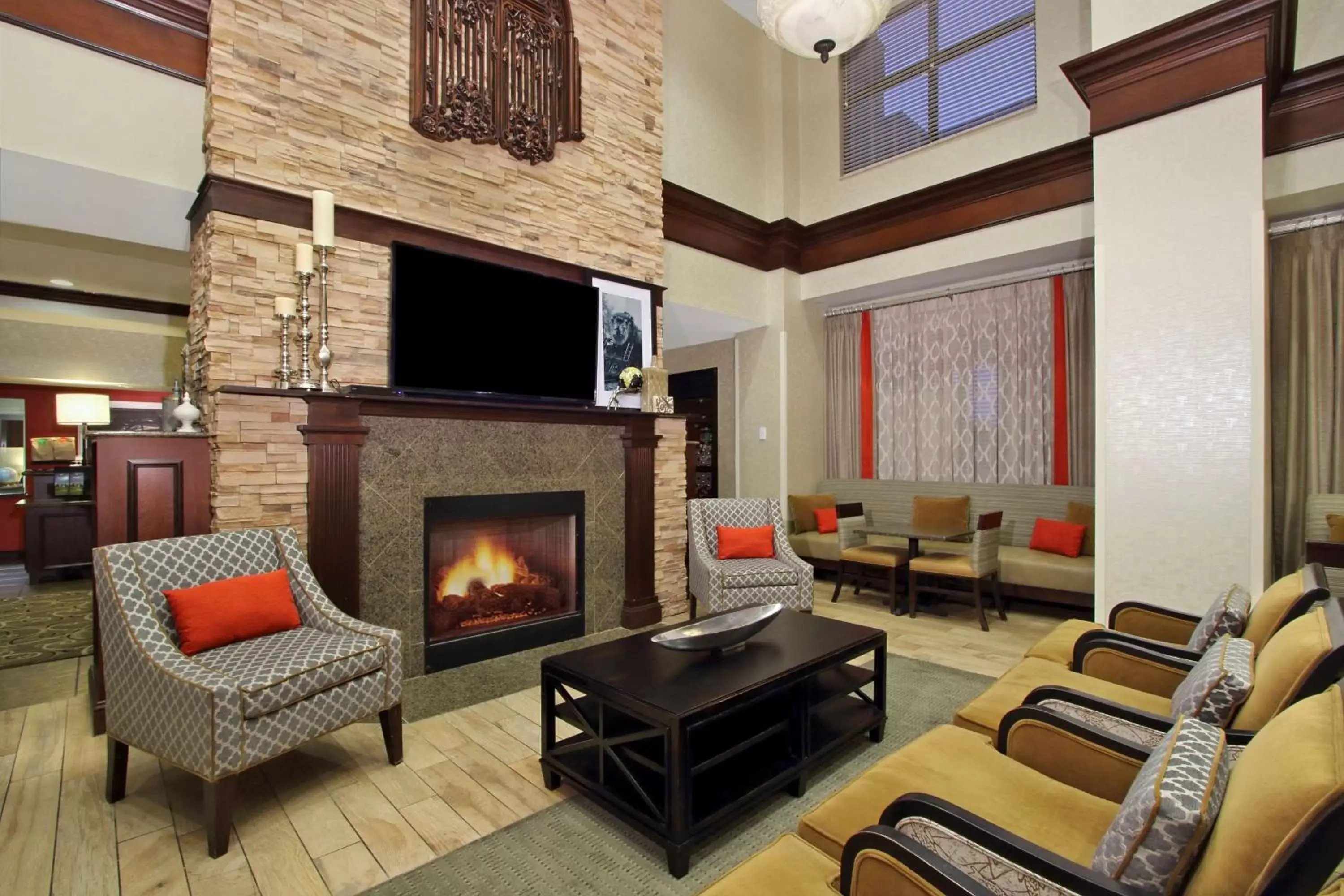 Lobby or reception, TV/Entertainment Center in Hampton Inn & Suites-Florence Downtown