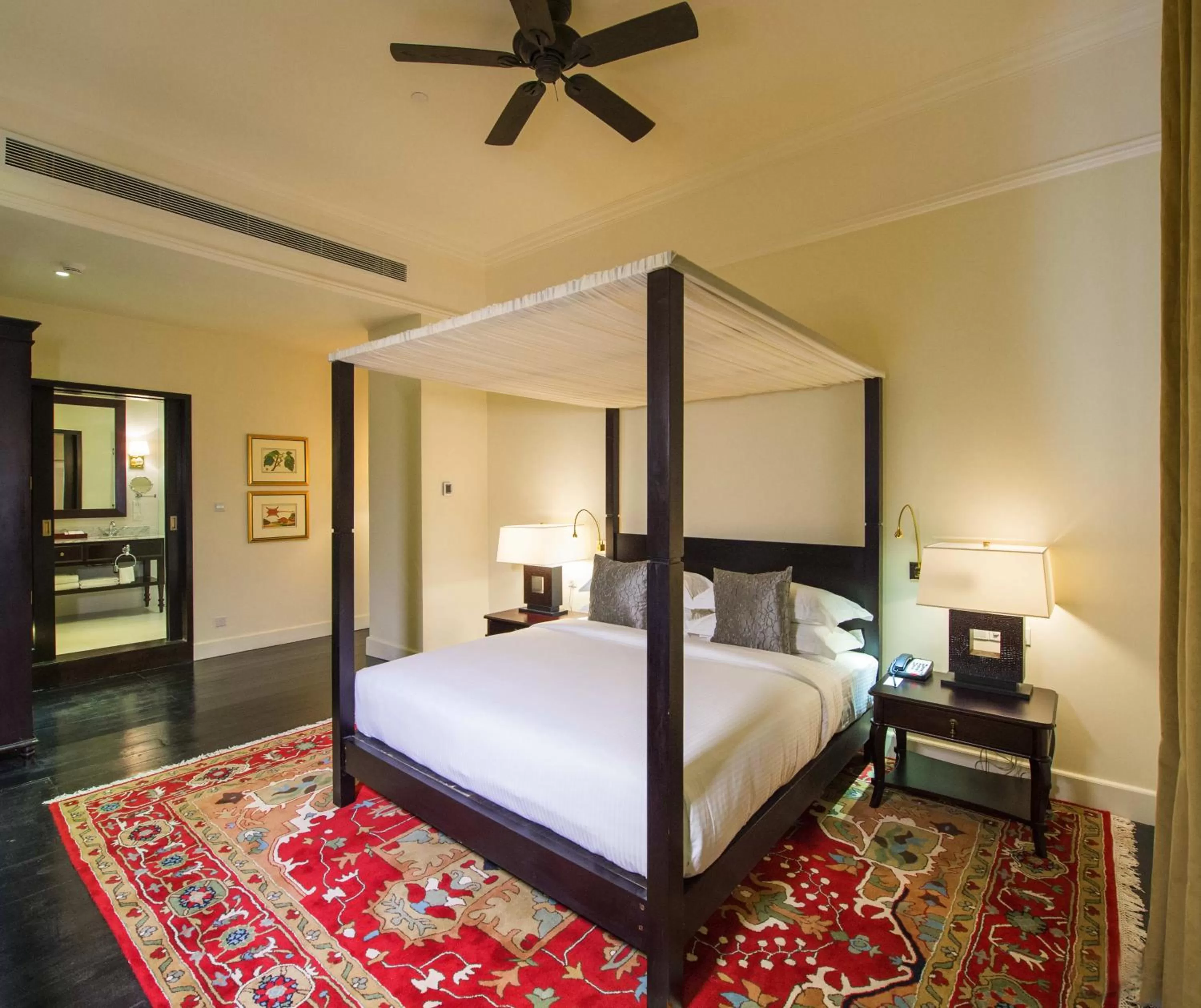 Bed in Galle Face Hotel