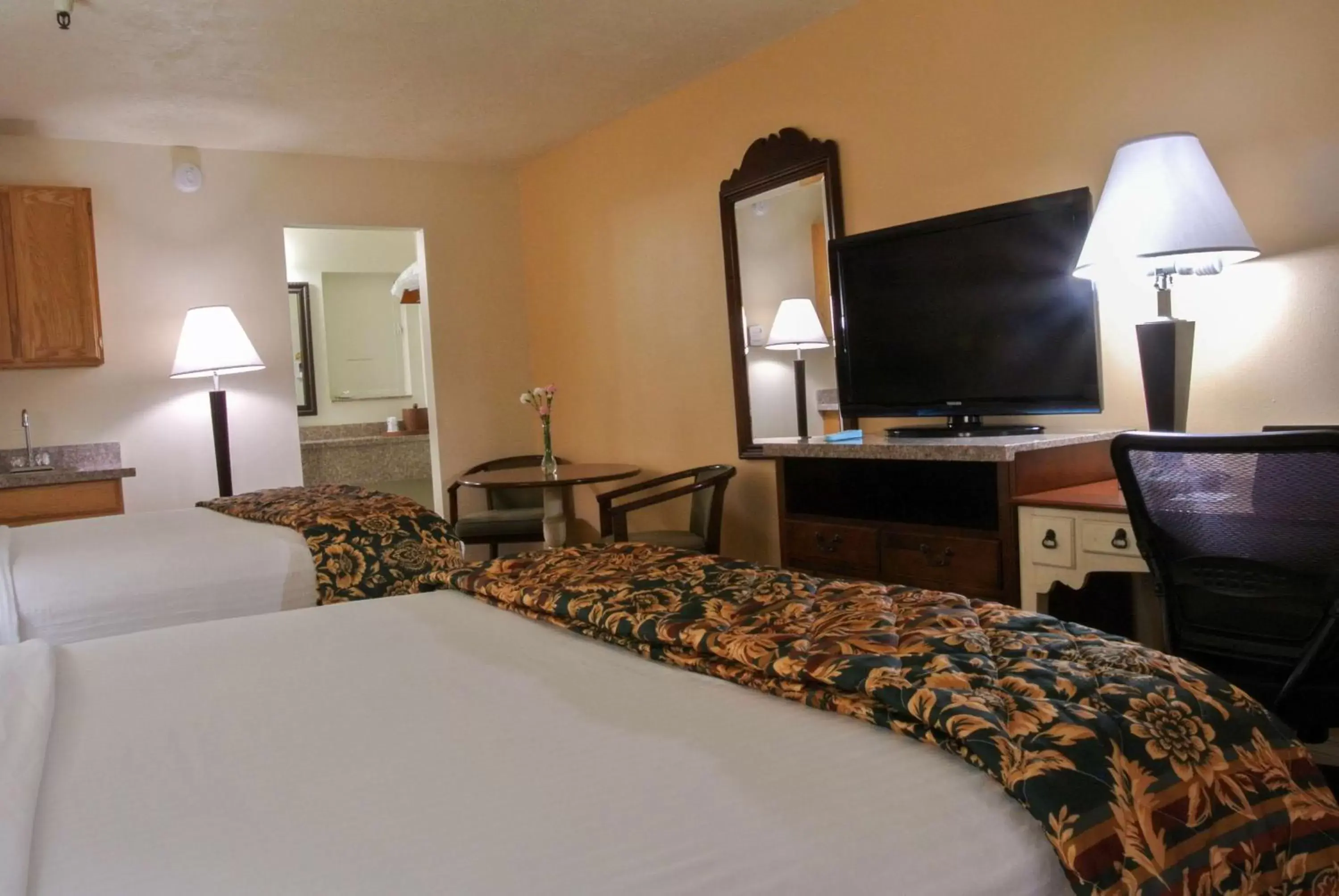 Photo of the whole room, Bed in Best Western Inn Tooele