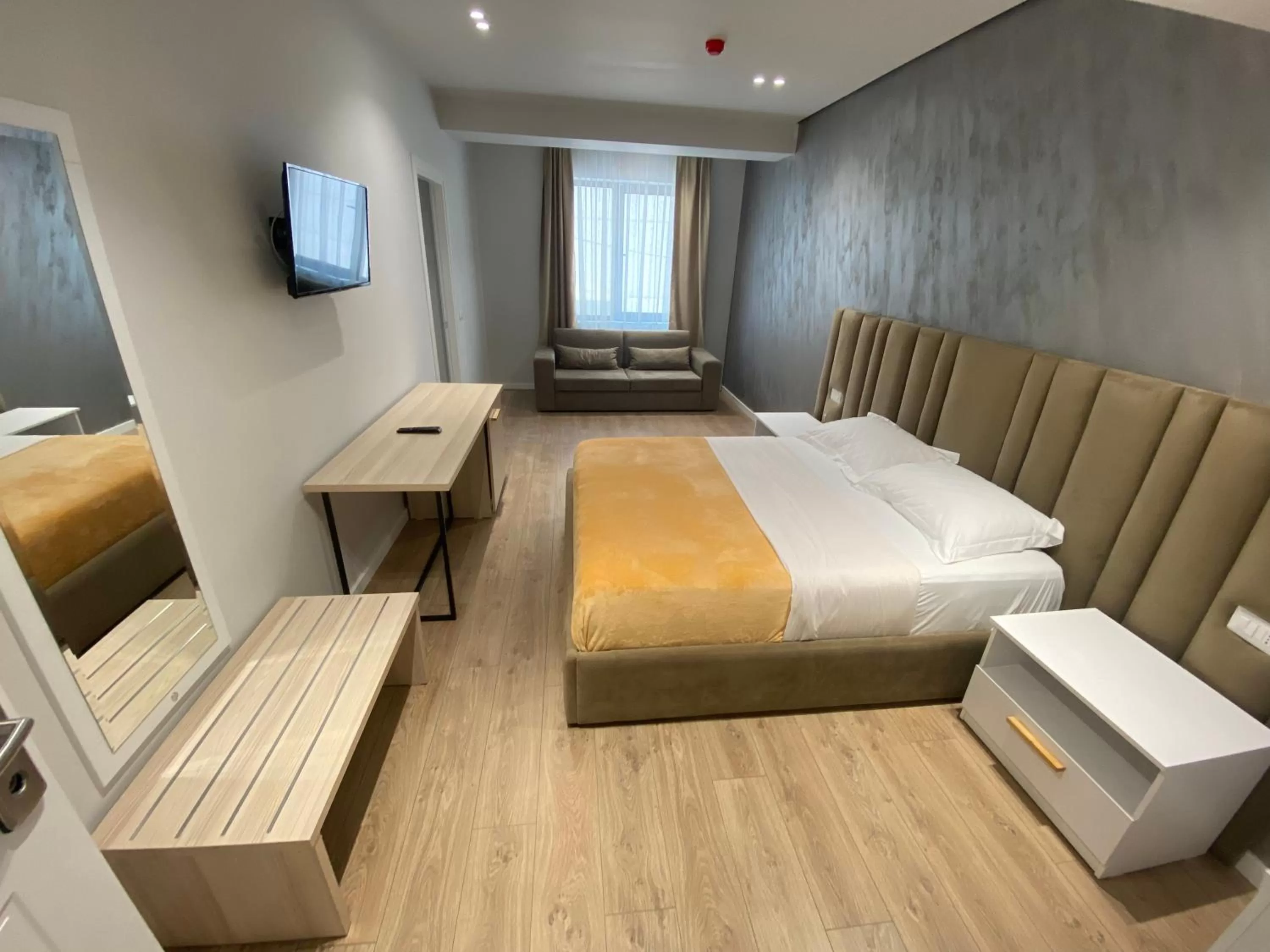 Photo of the whole room, Bed in Hotel Alion